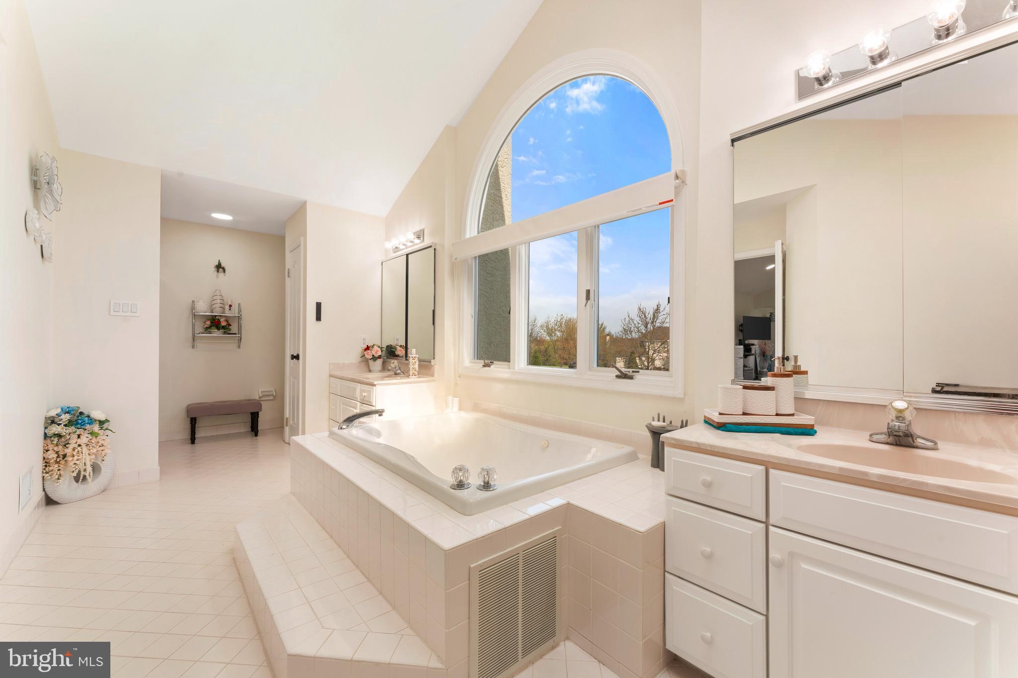 NORTHAMPTON CHASE - Residential