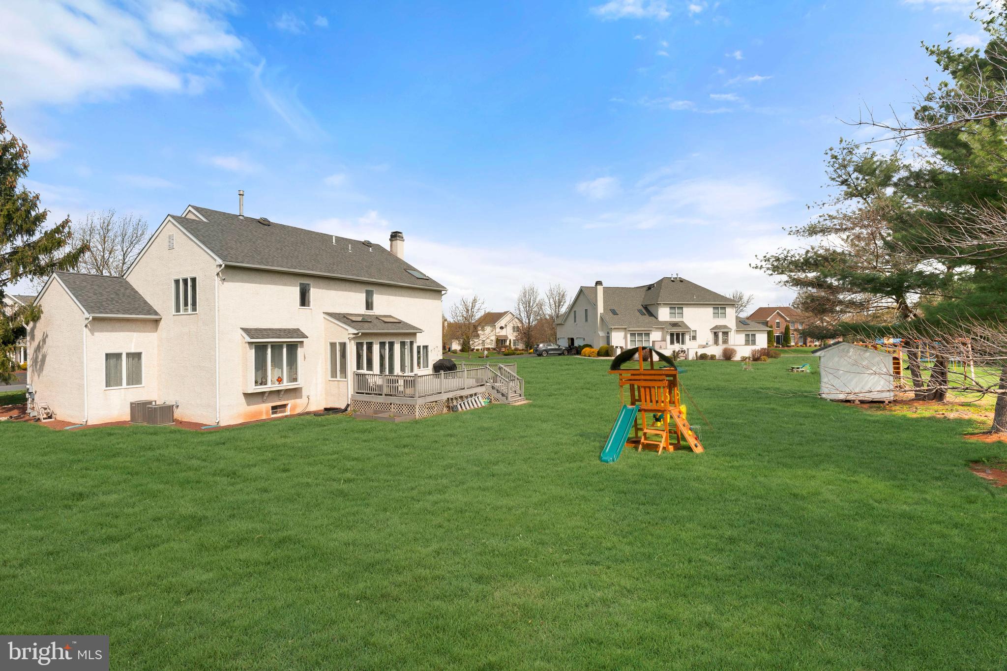 NORTHAMPTON CHASE - Residential