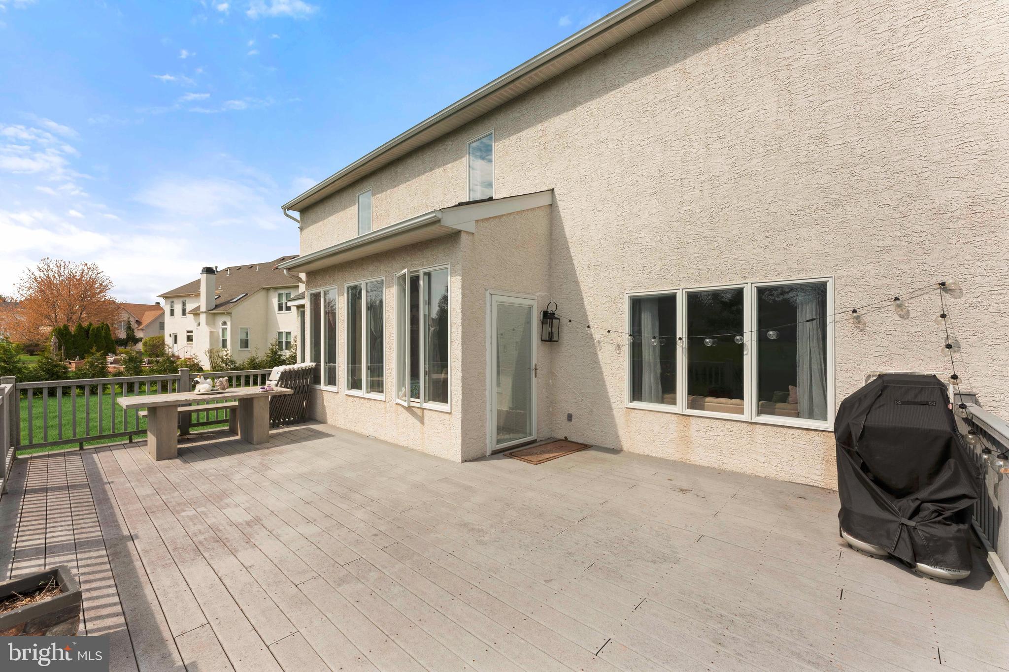 NORTHAMPTON CHASE - Residential