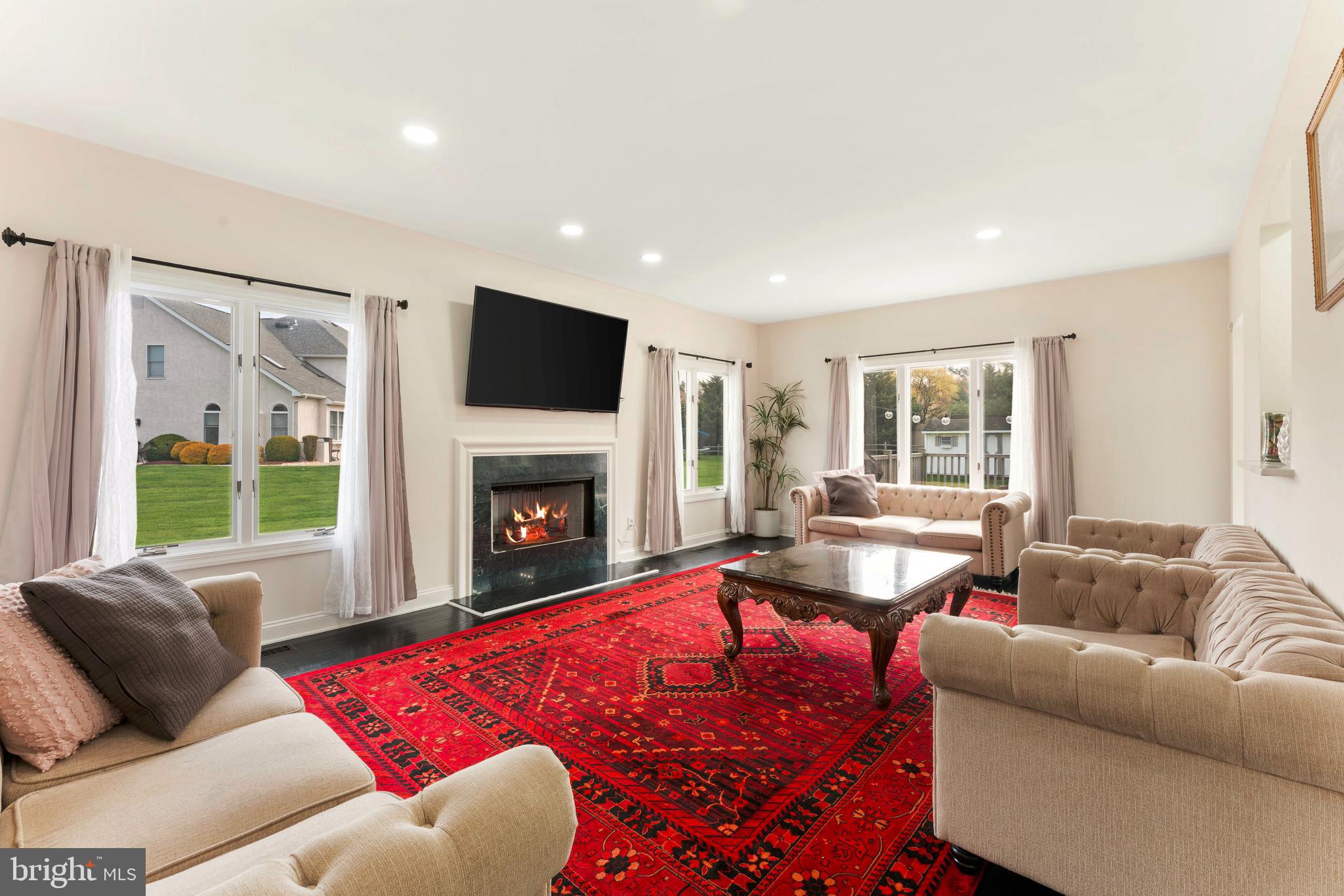 NORTHAMPTON CHASE - Residential