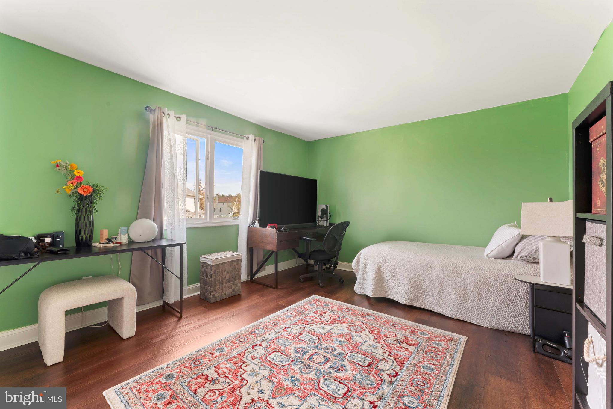 NORTHAMPTON CHASE - Residential