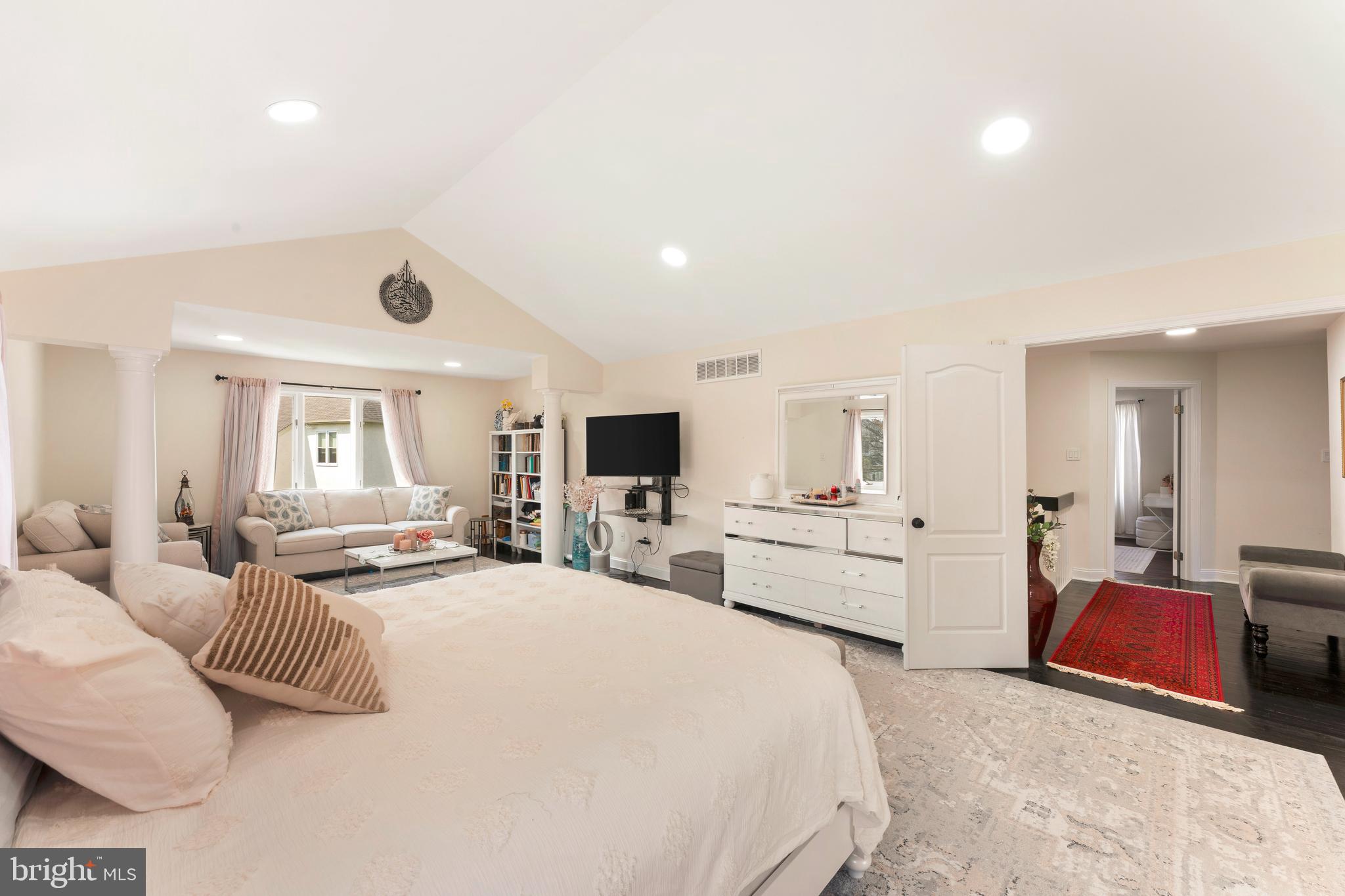 NORTHAMPTON CHASE - Residential