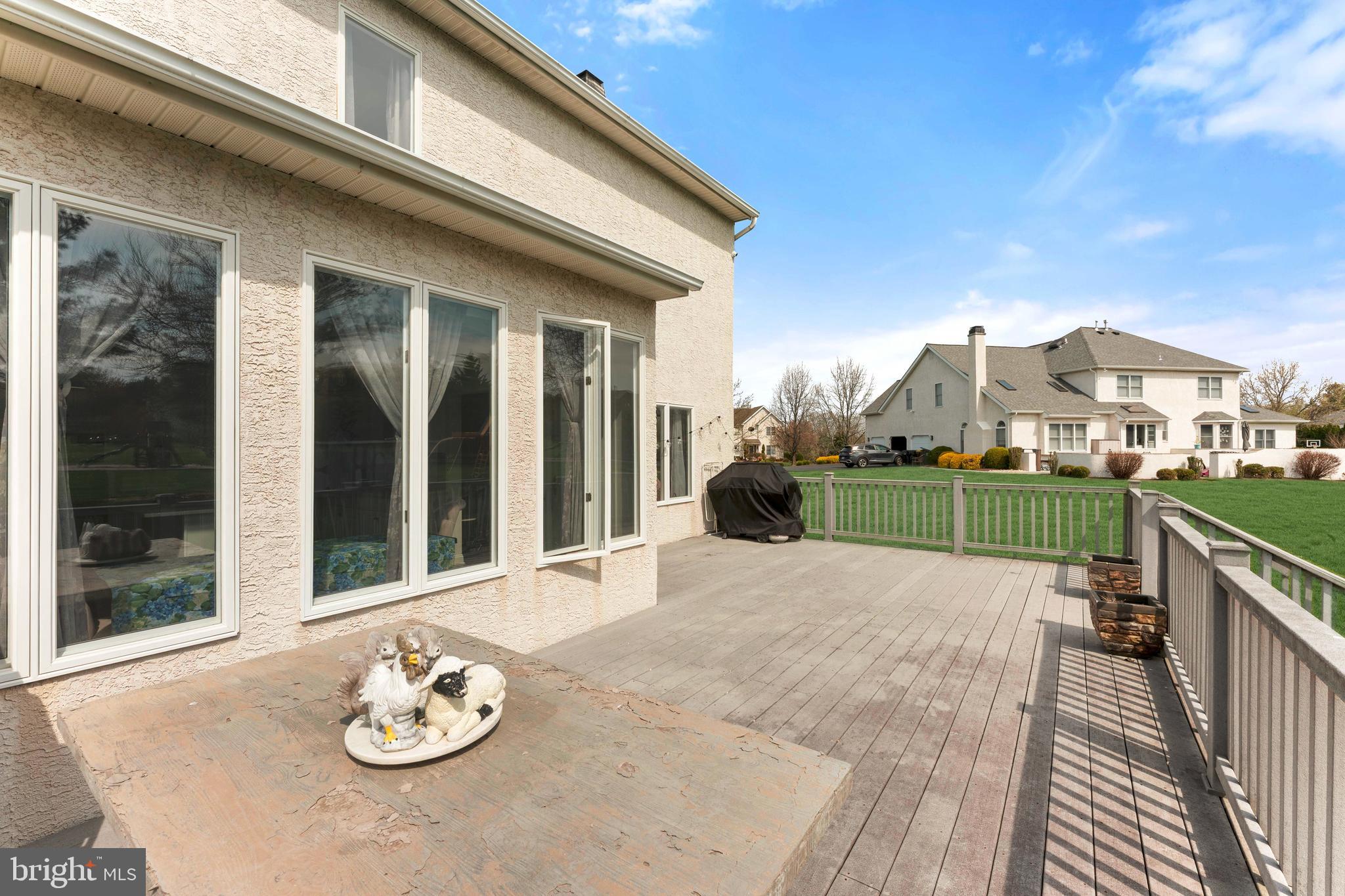 NORTHAMPTON CHASE - Residential