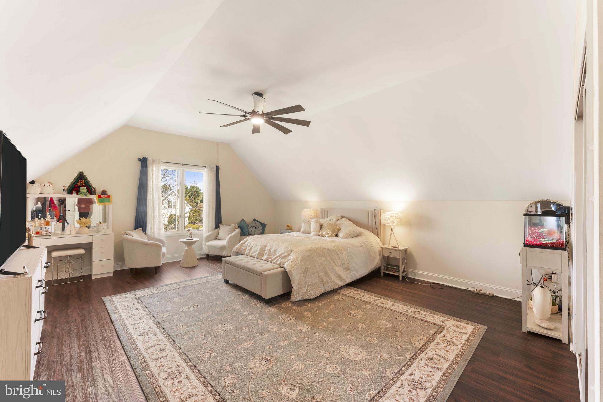 NORTHAMPTON CHASE - Residential