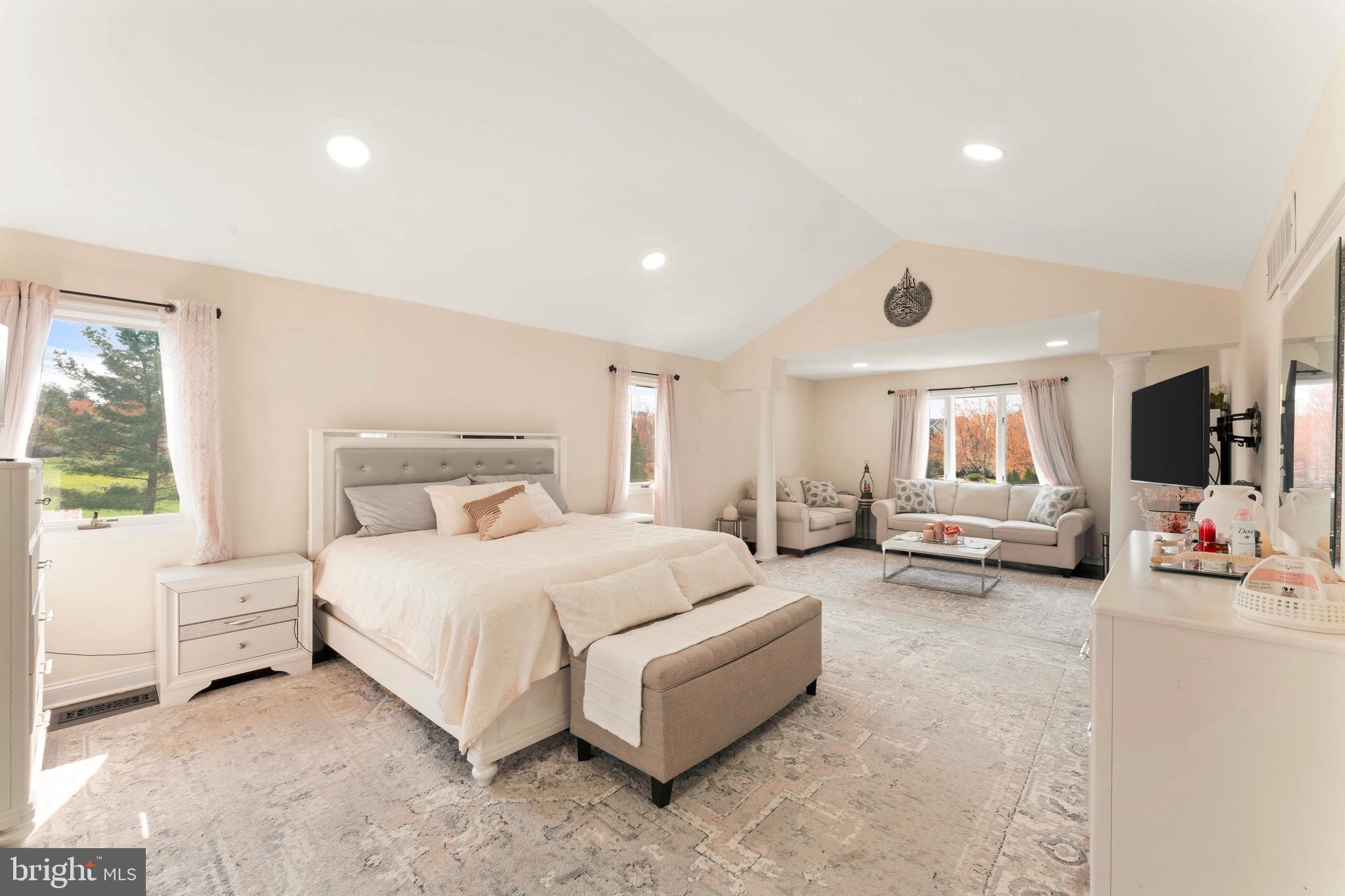 NORTHAMPTON CHASE - Residential