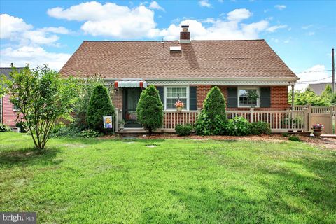 Photo of 1558 CEDAR RD, LANCASTER, PA 17601 (MLS # PALA2038128)