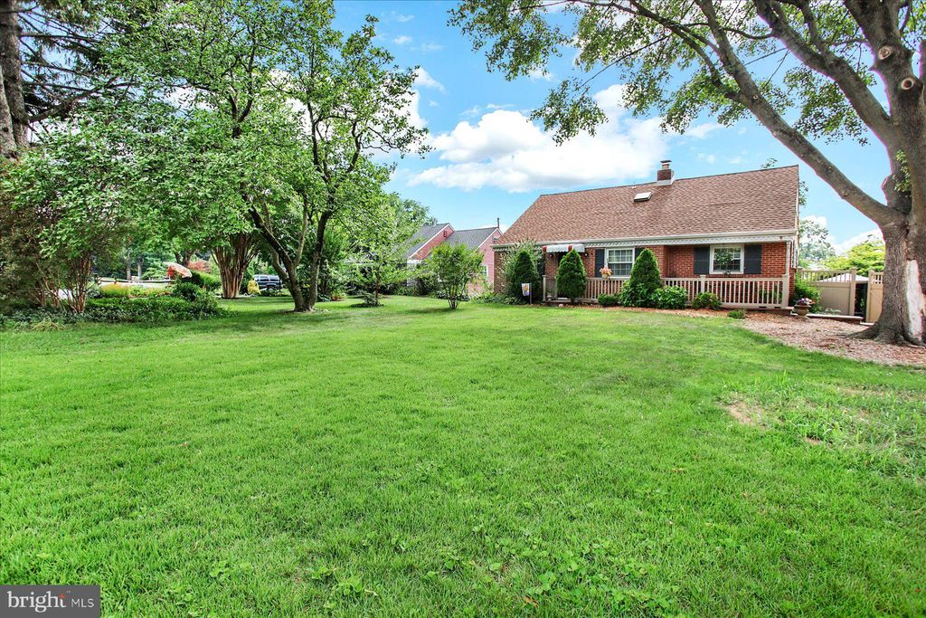 Photo of 1558 CEDAR RD, LANCASTER, PA 17601 (MLS # PALA2038128)