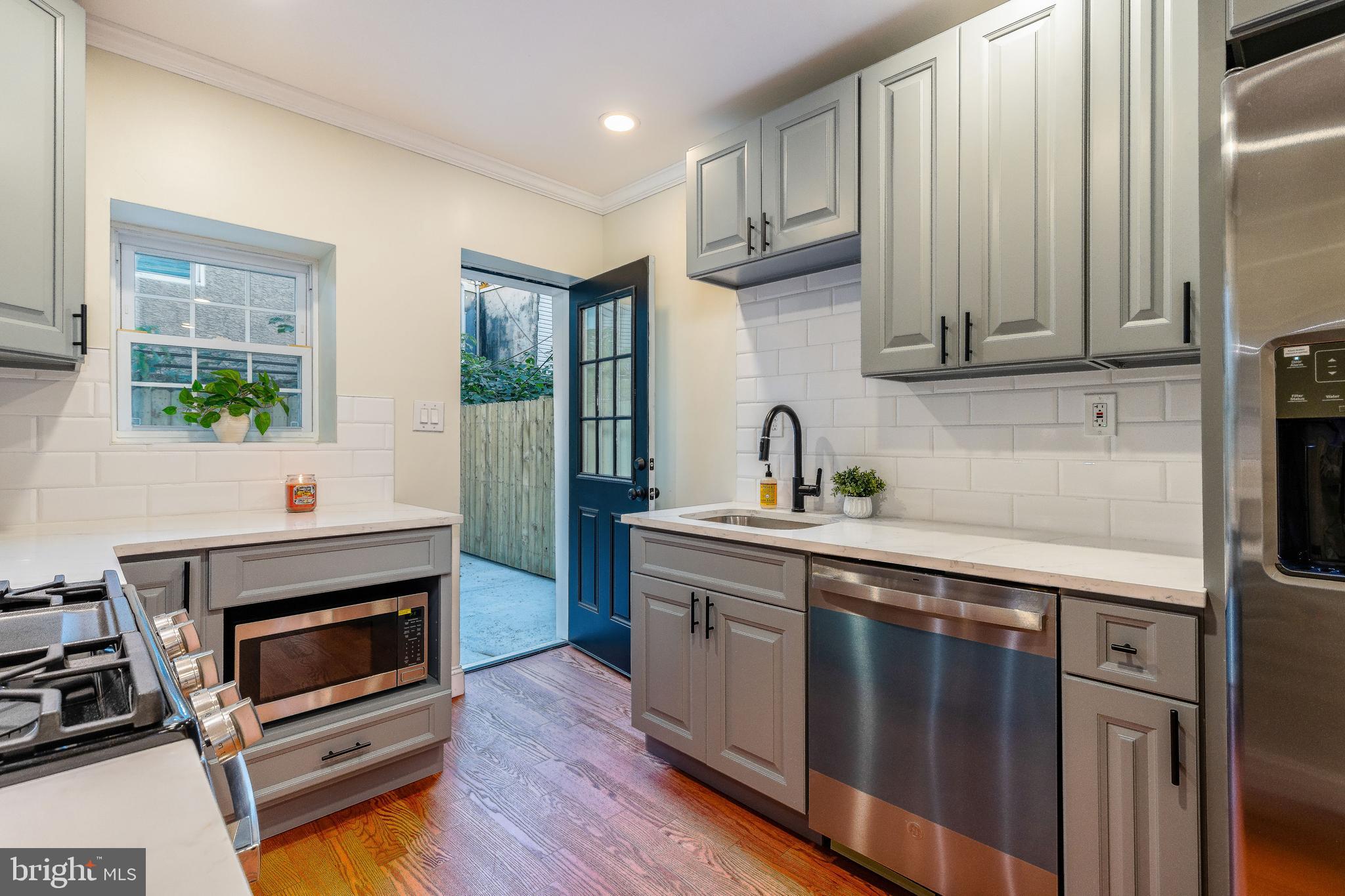 POINT BREEZE - Residential