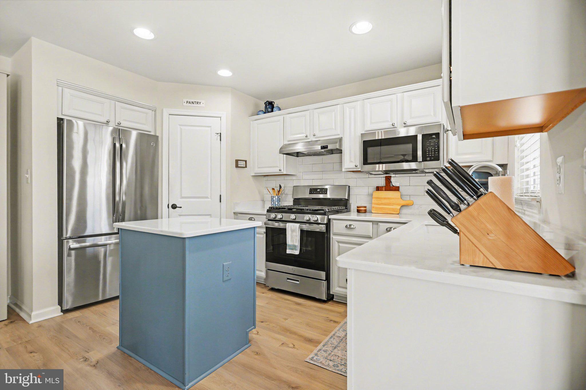 LOGANS RESERVE - Residential