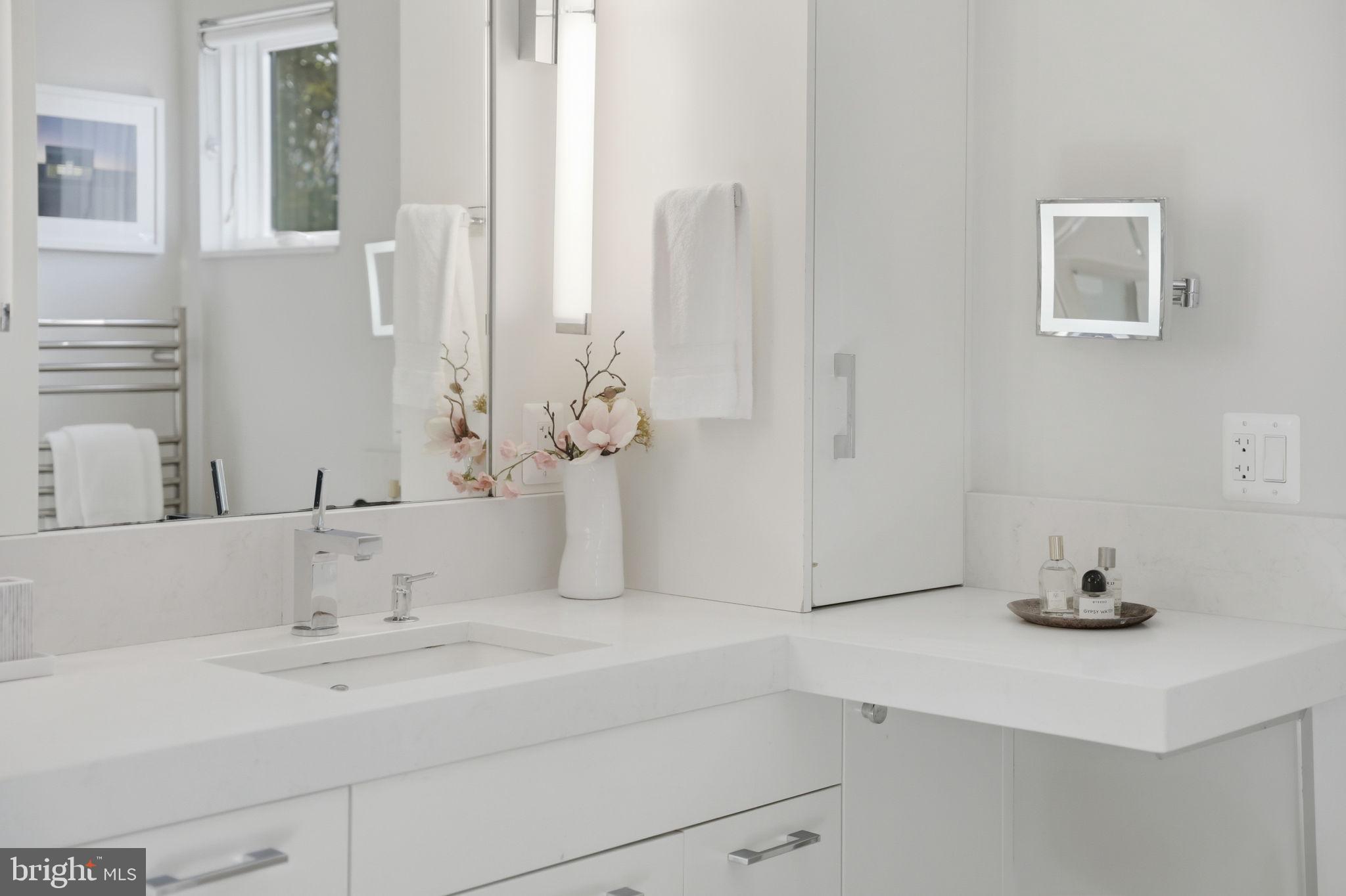 LYON VILLAGE - Residential