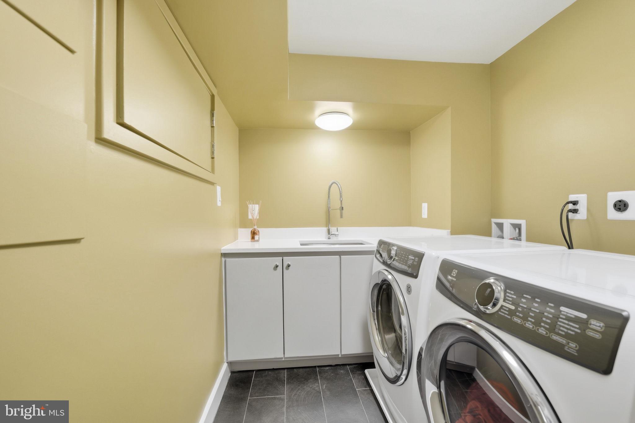 LYON VILLAGE - Residential