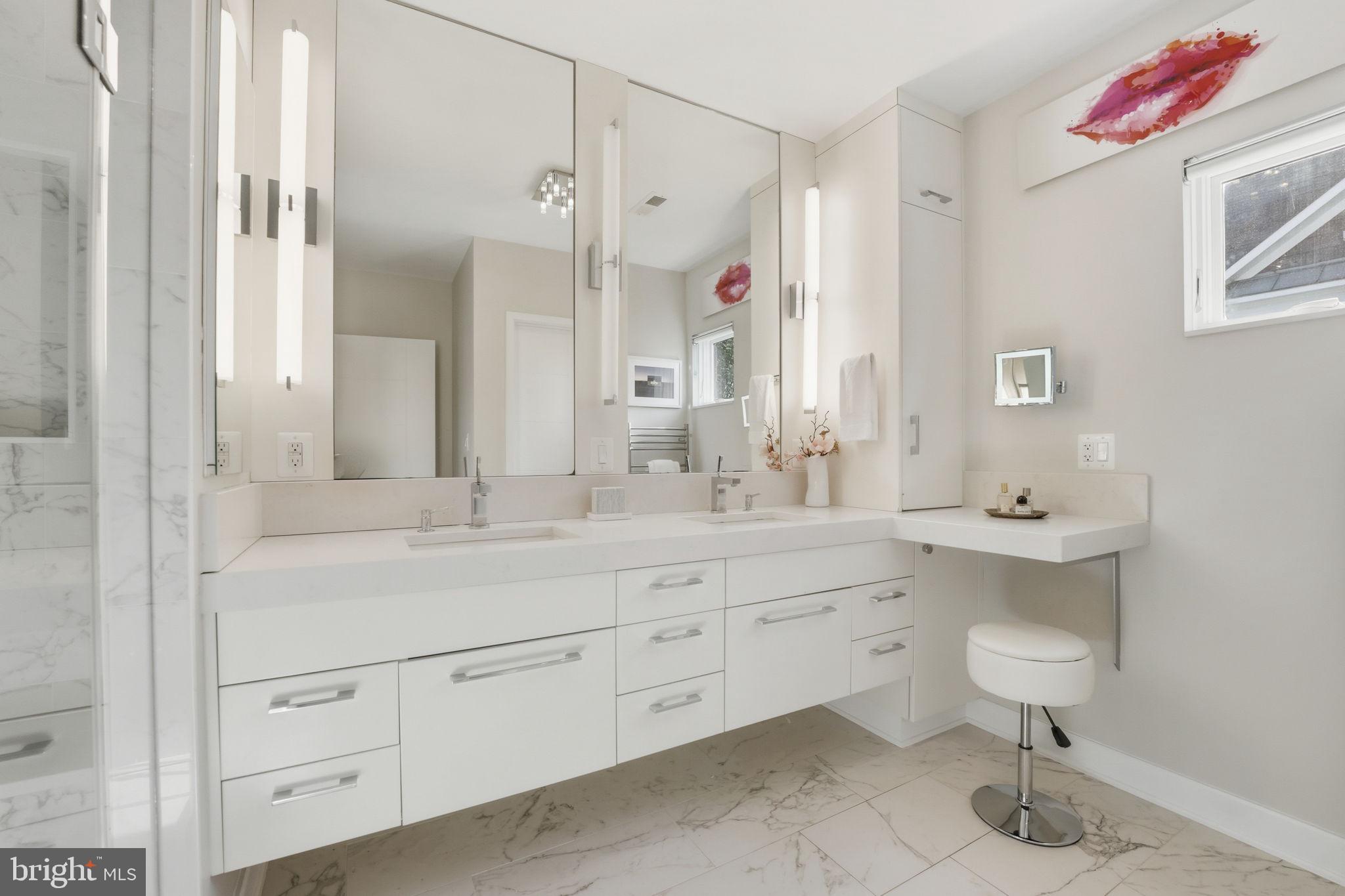 LYON VILLAGE - Residential