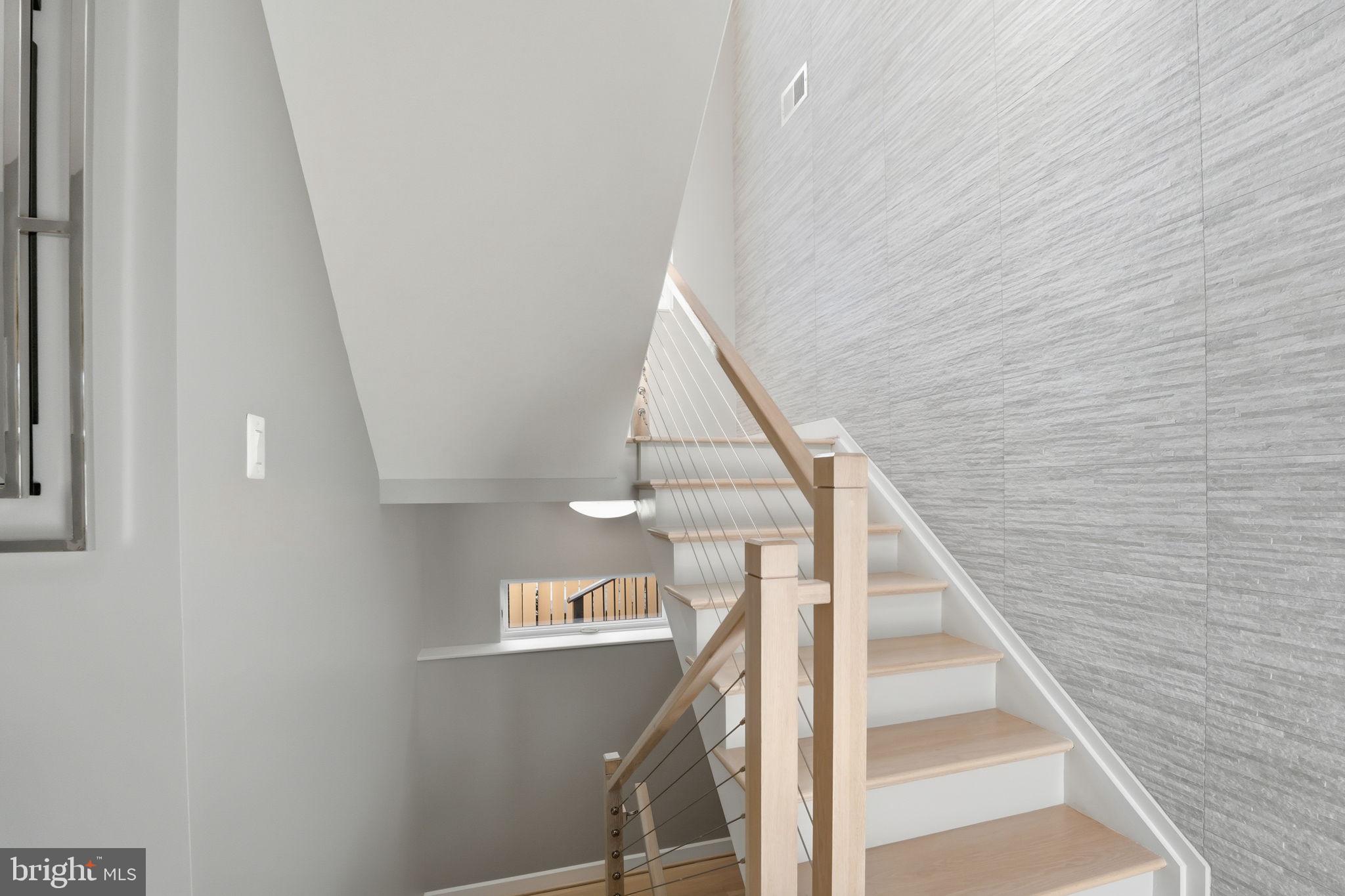 LYON VILLAGE - Residential