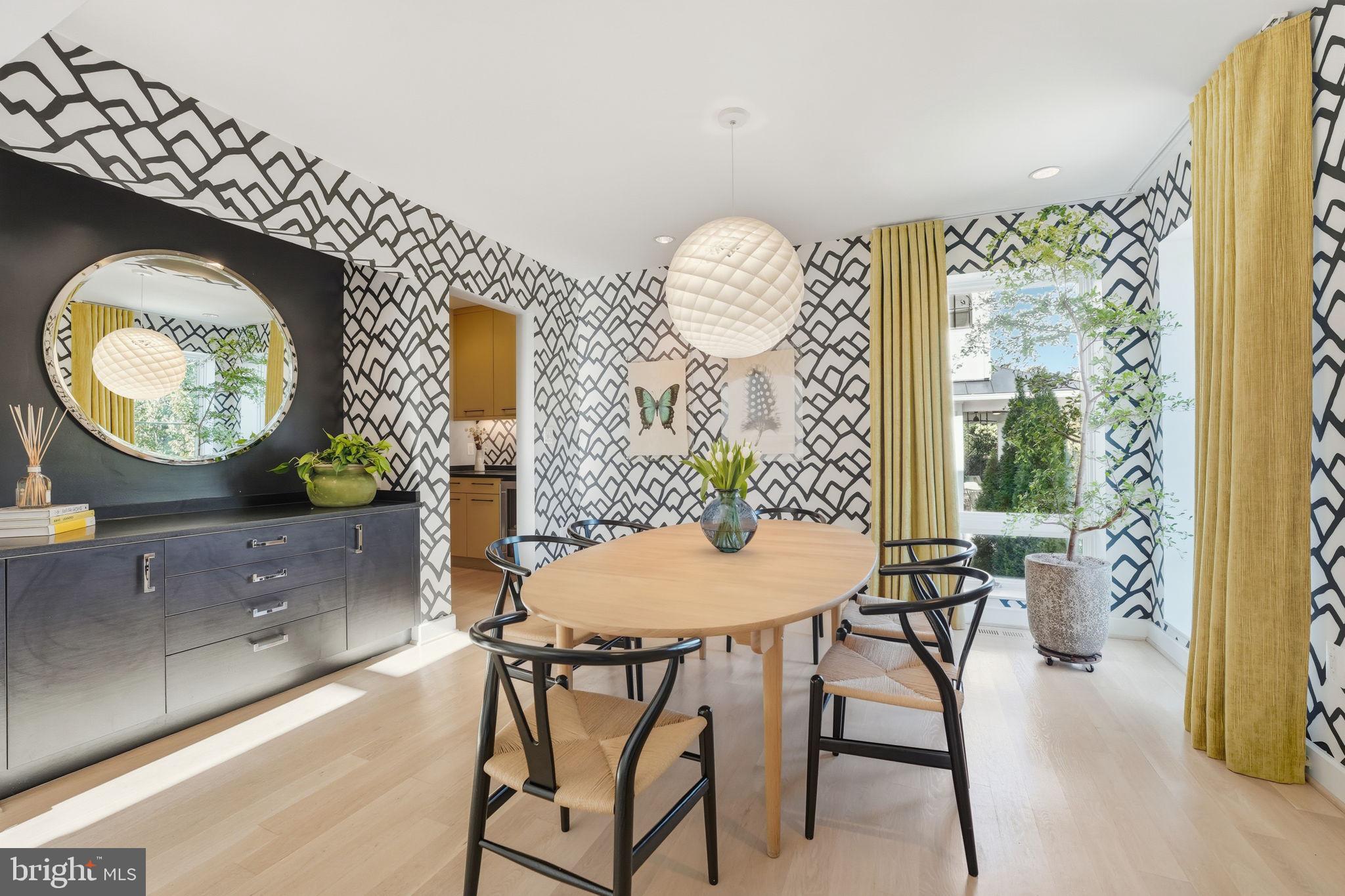 LYON VILLAGE - Residential