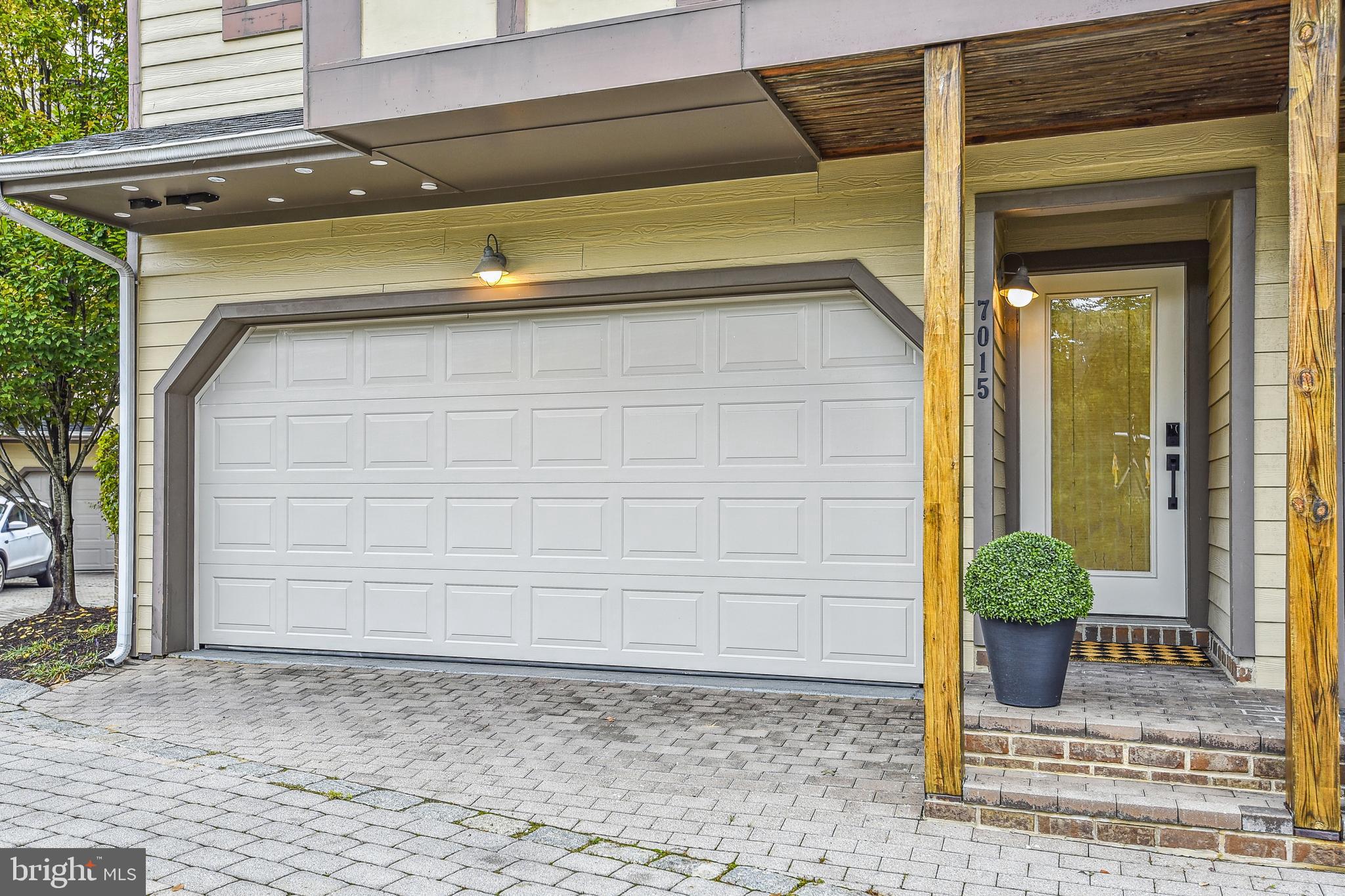CHESAPEAKE HARBOUR - Residential