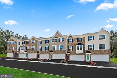 Townhouse For Sale - 8548 Branch Side Way #B<br/> BRANDYWINE, MD 20613