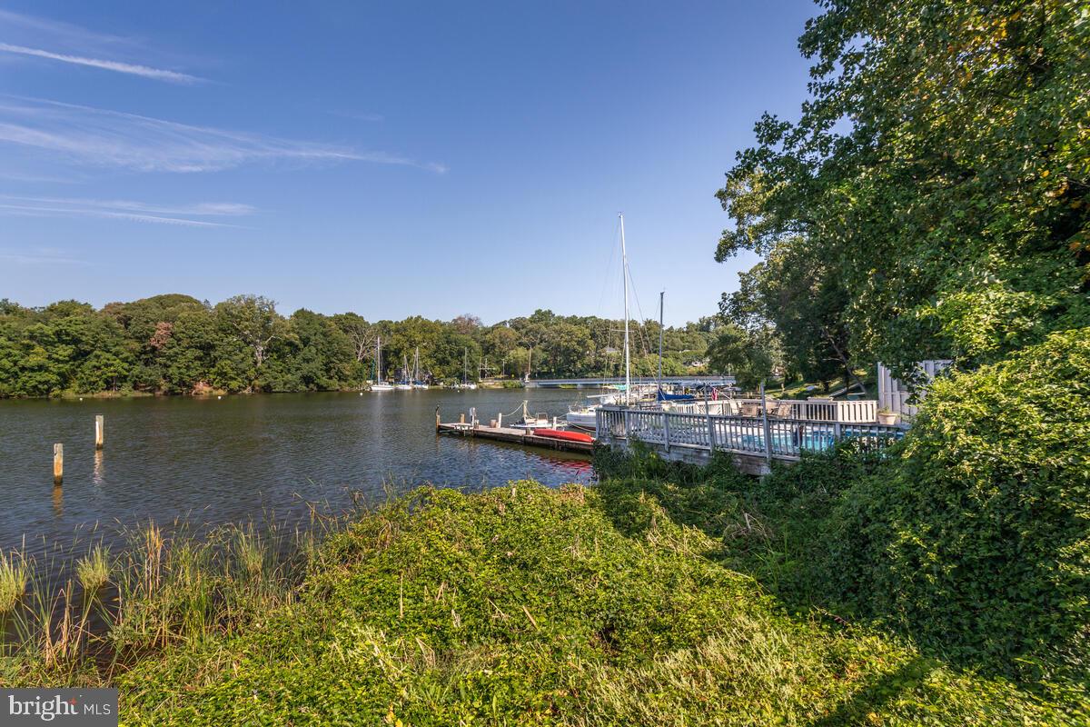 MARINERS COVE - Residential Lease