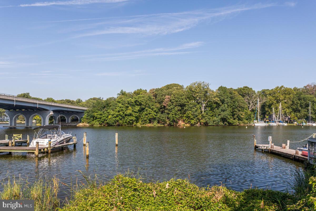 MARINERS COVE - Residential Lease