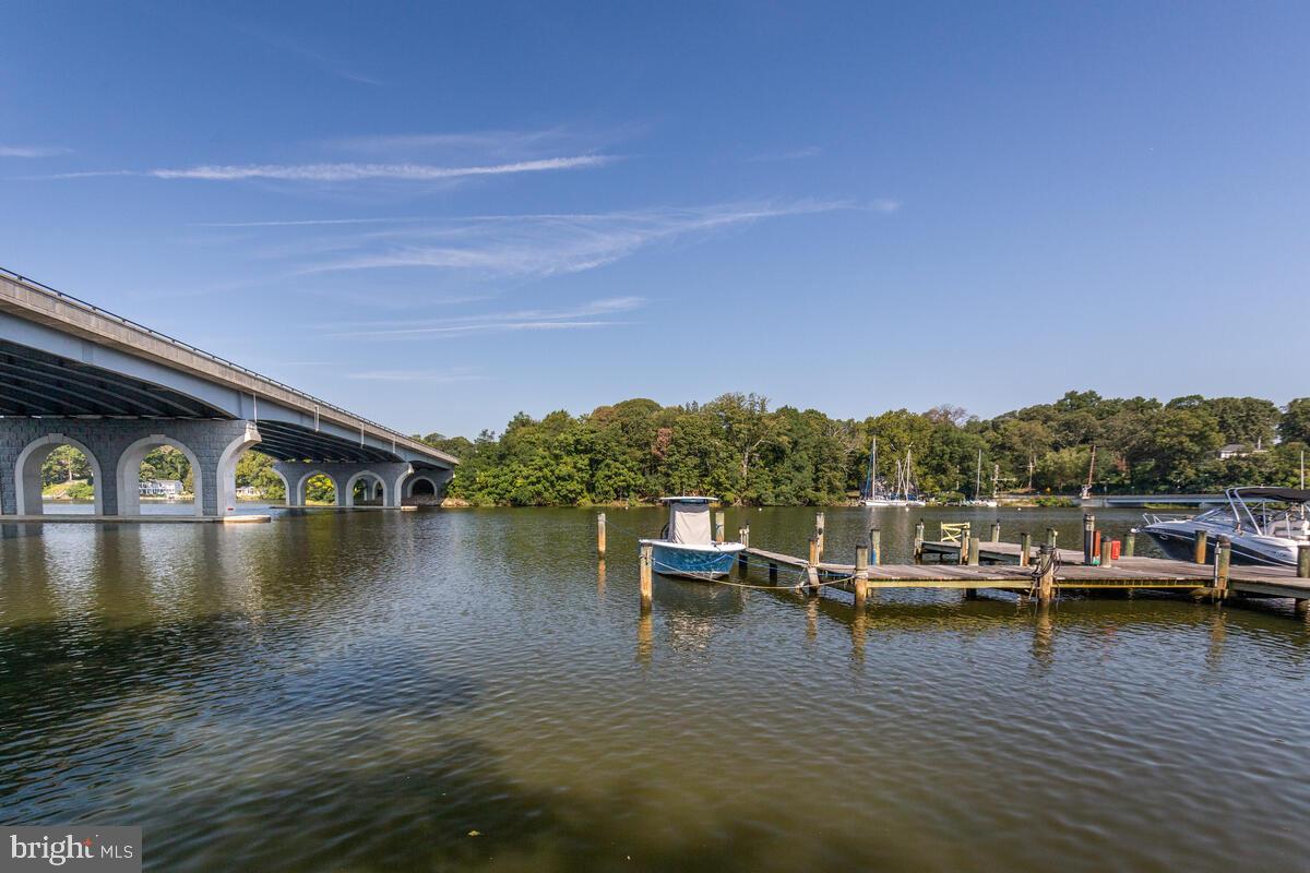 MARINERS COVE - Residential Lease