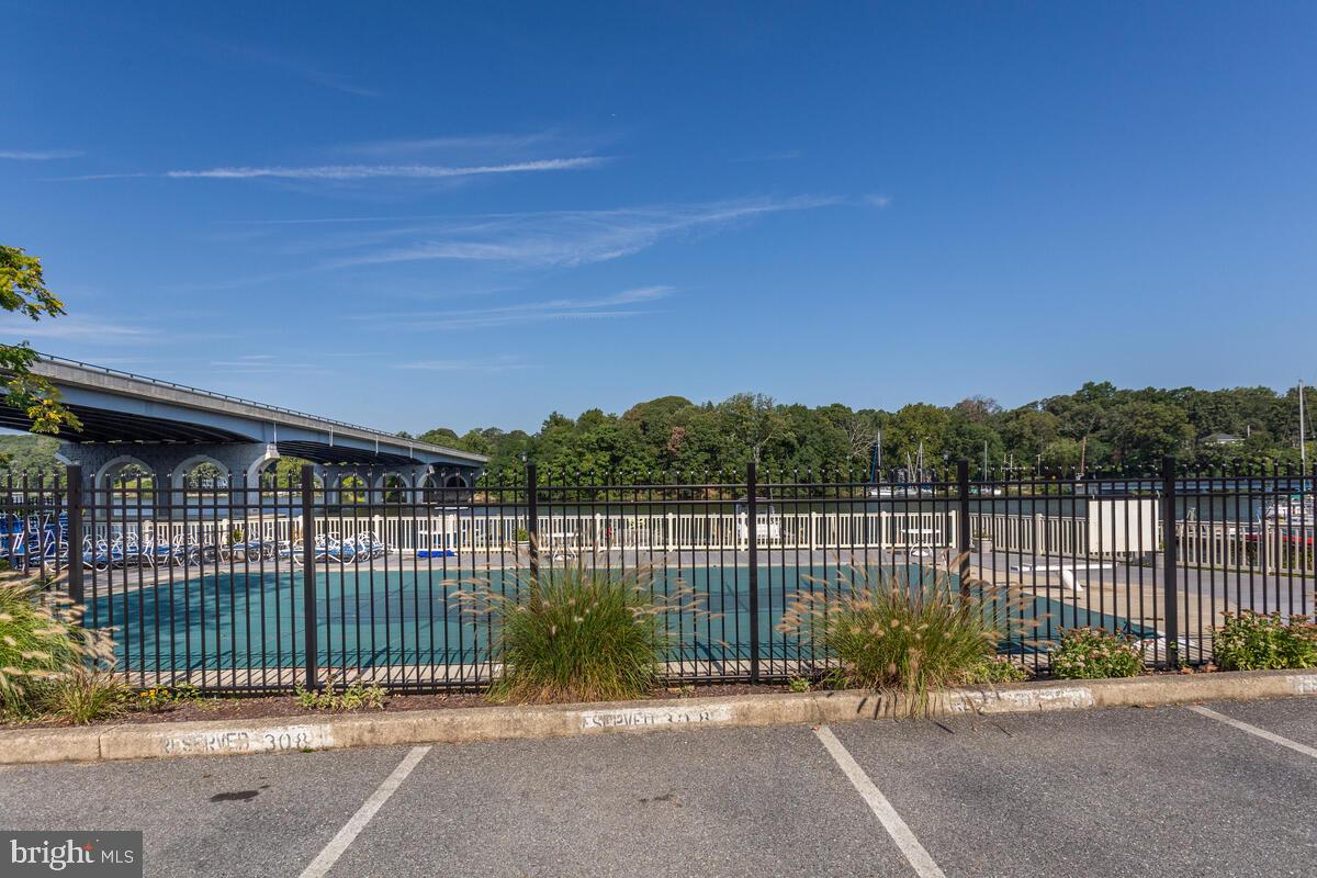 MARINERS COVE - Residential Lease