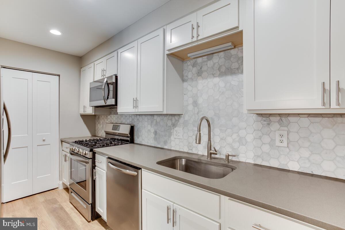 MARINERS COVE - Residential Lease