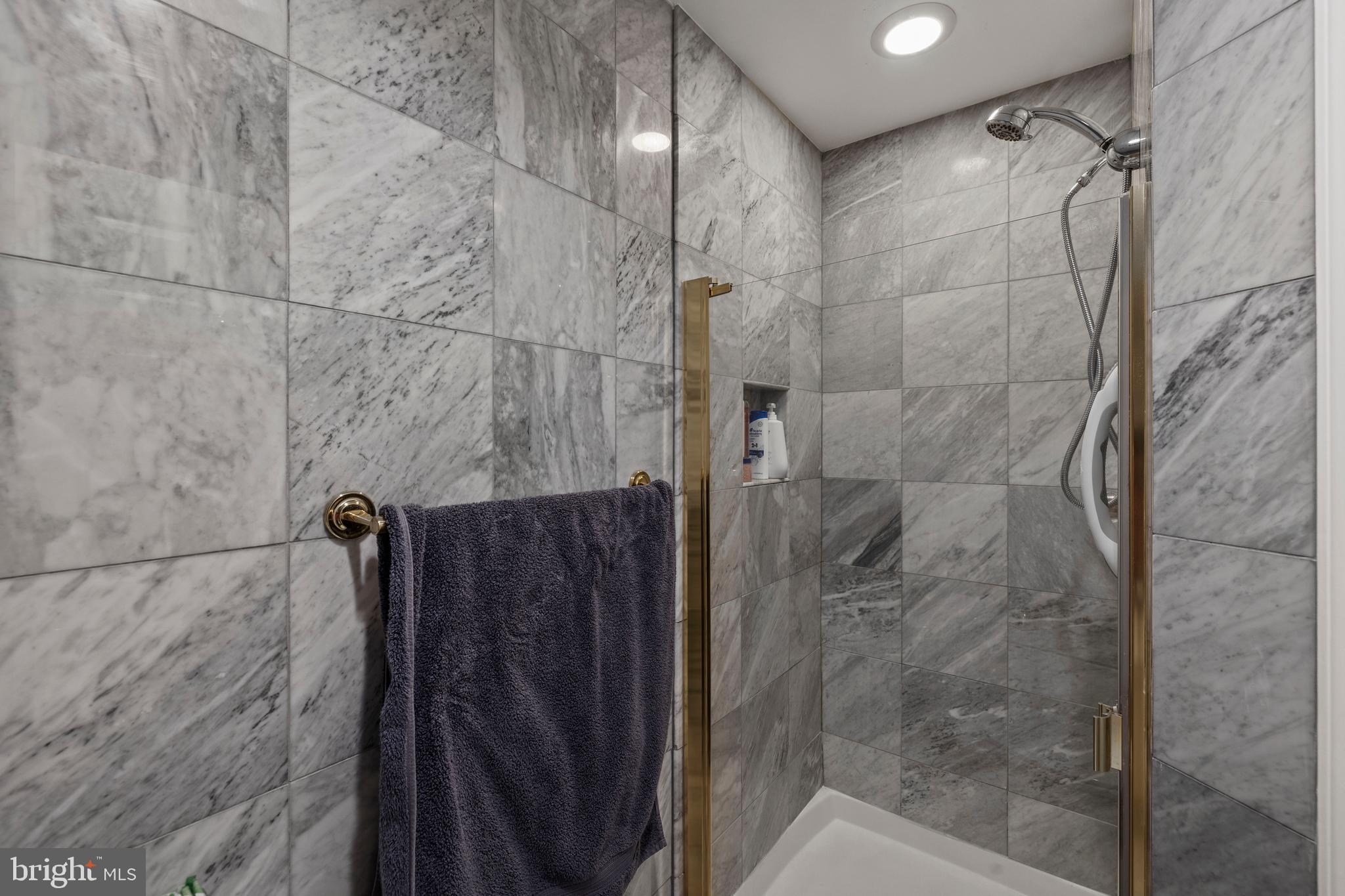 THE COLONNADE - Residential