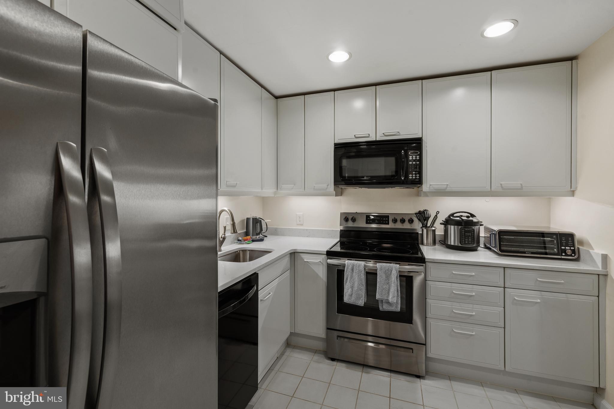 THE COLONNADE - Residential