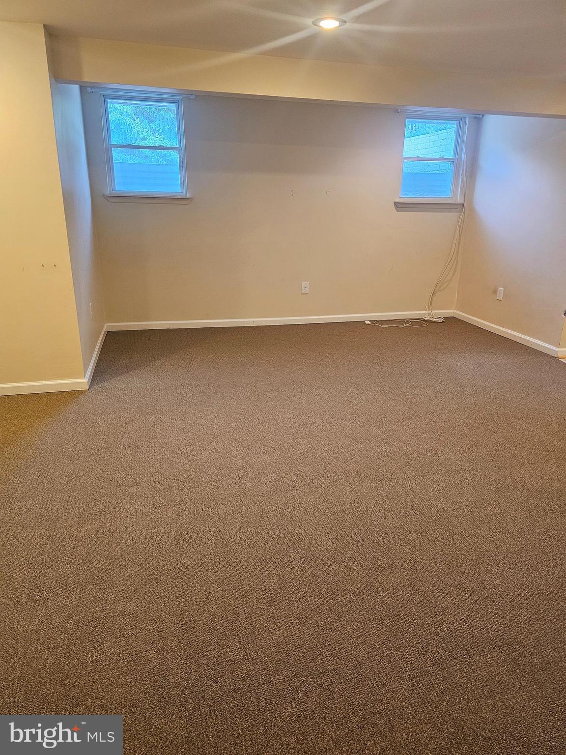 KINGS CROSSING - Residential Lease