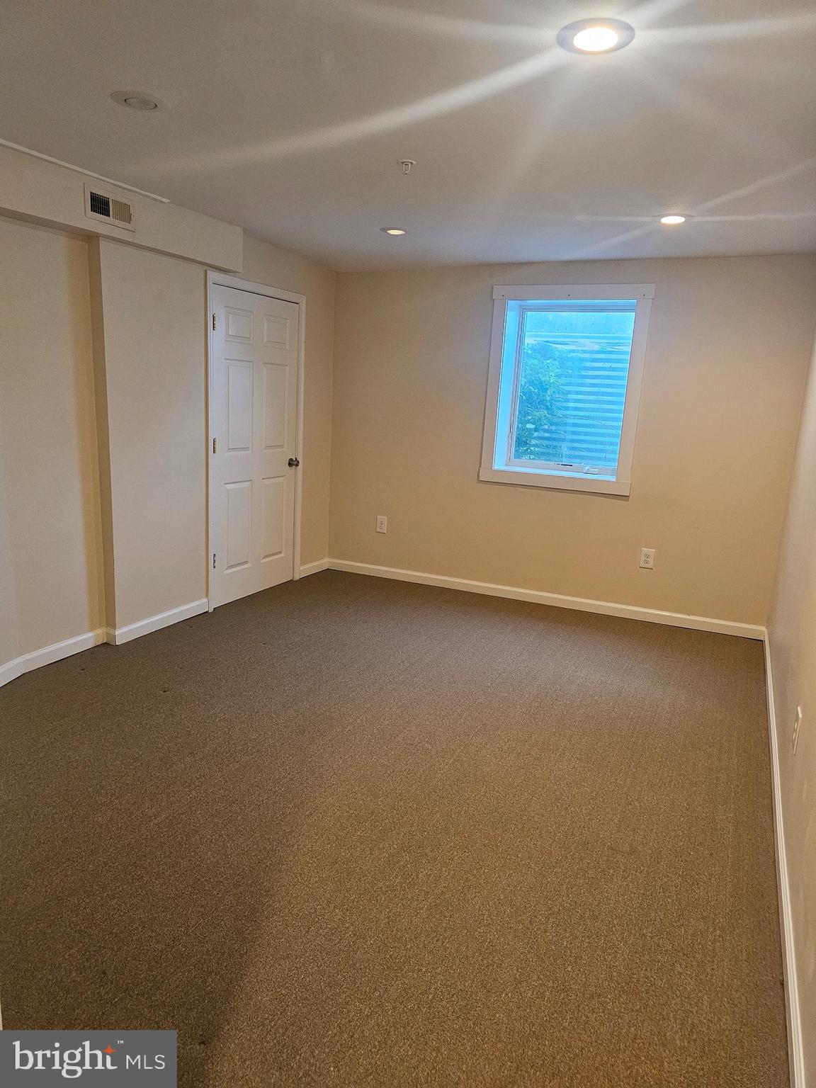 KINGS CROSSING - Residential Lease