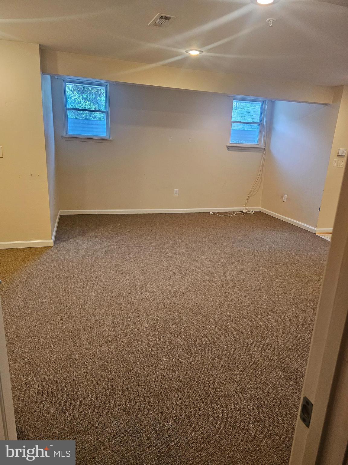 KINGS CROSSING - Residential Lease