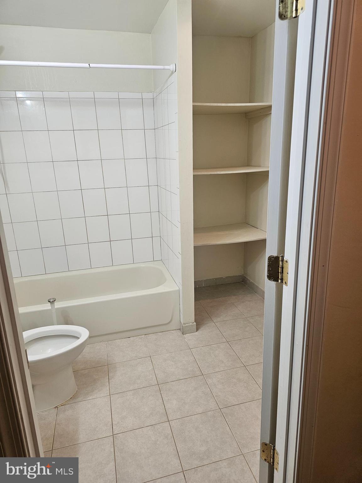 KINGS CROSSING - Residential Lease