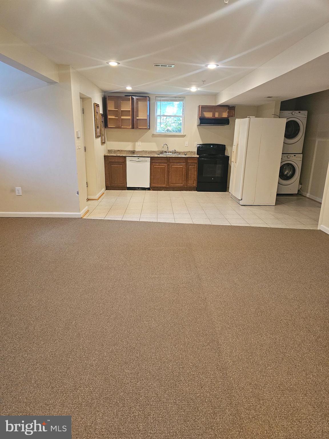 KINGS CROSSING - Residential Lease