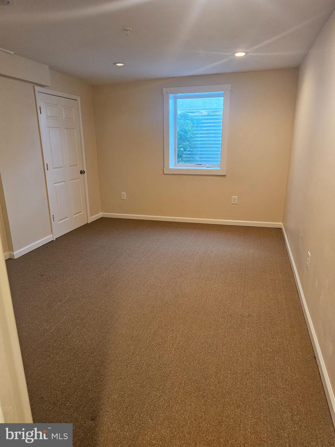 KINGS CROSSING - Residential Lease