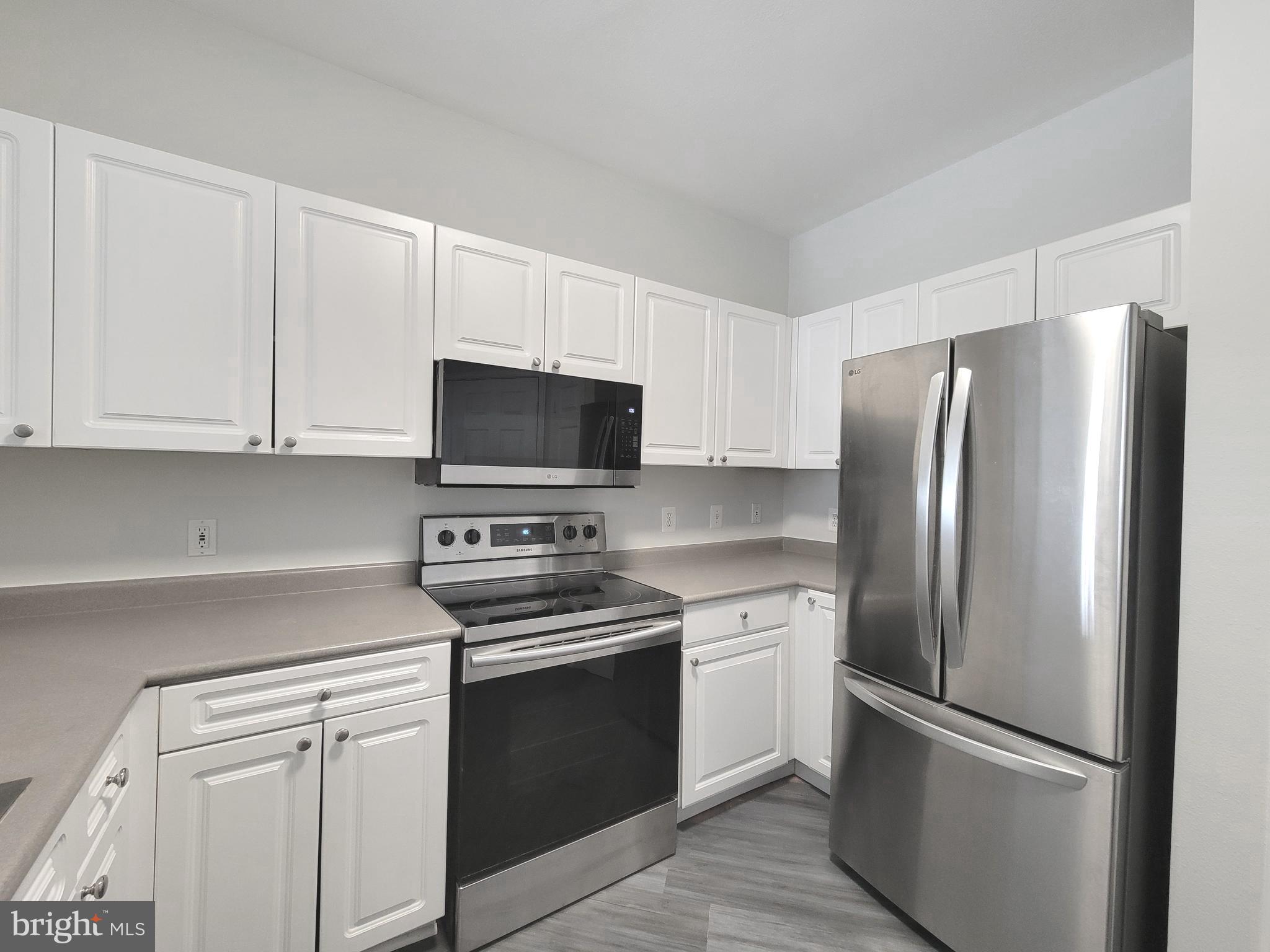 HIGH POINT AT JEFFERSON PARK - Residential