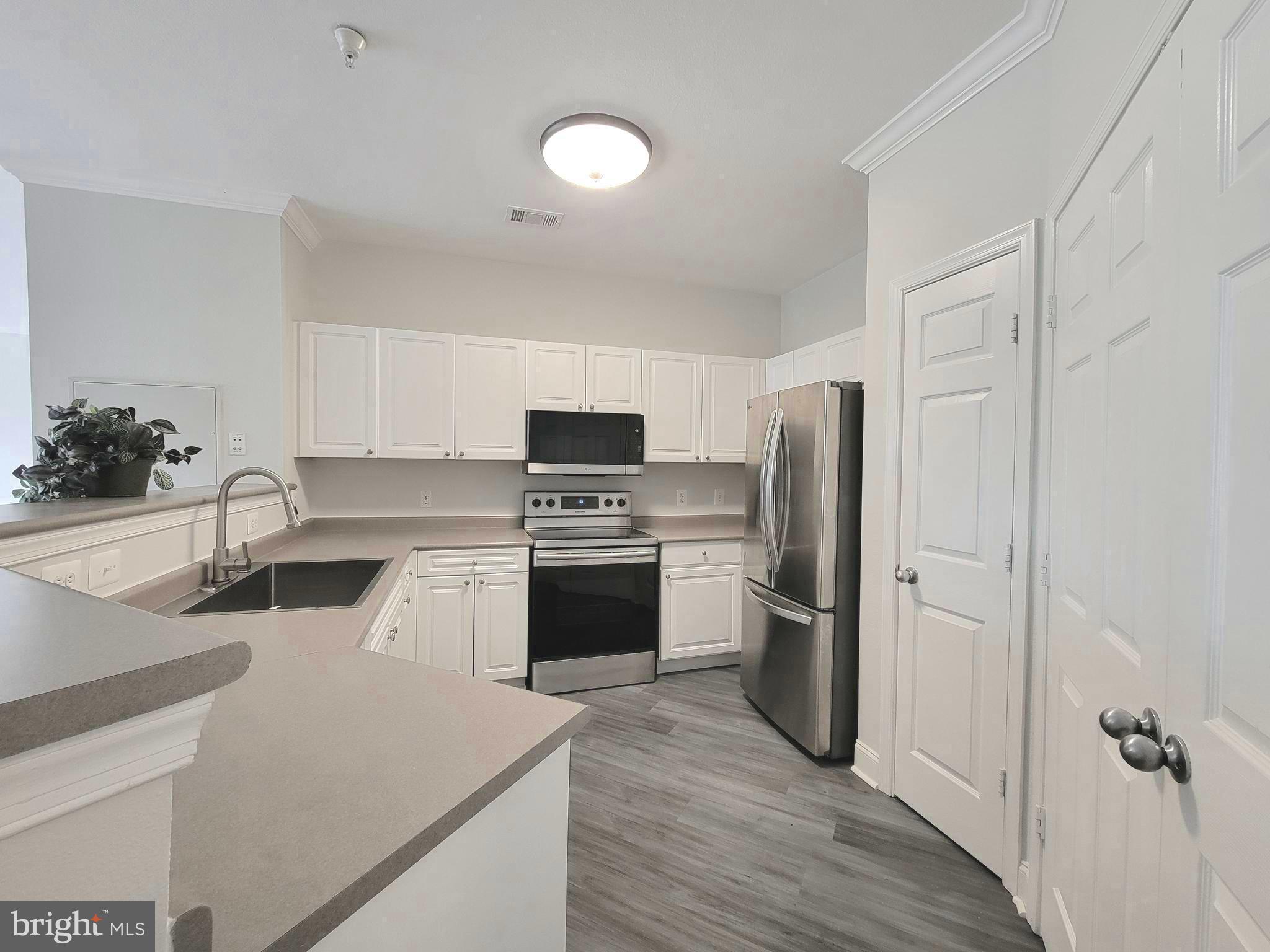 HIGH POINT AT JEFFERSON PARK - Residential