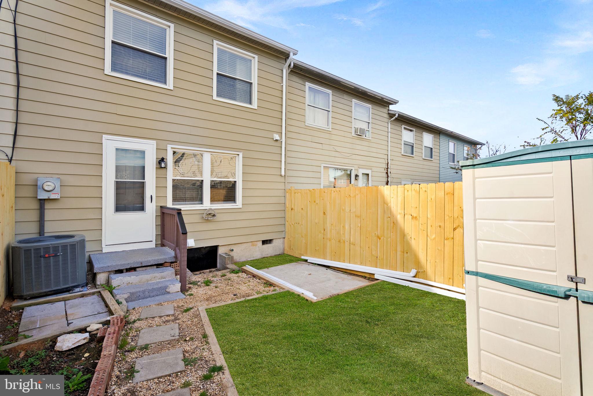 BATTLETOWN - Residential Lease