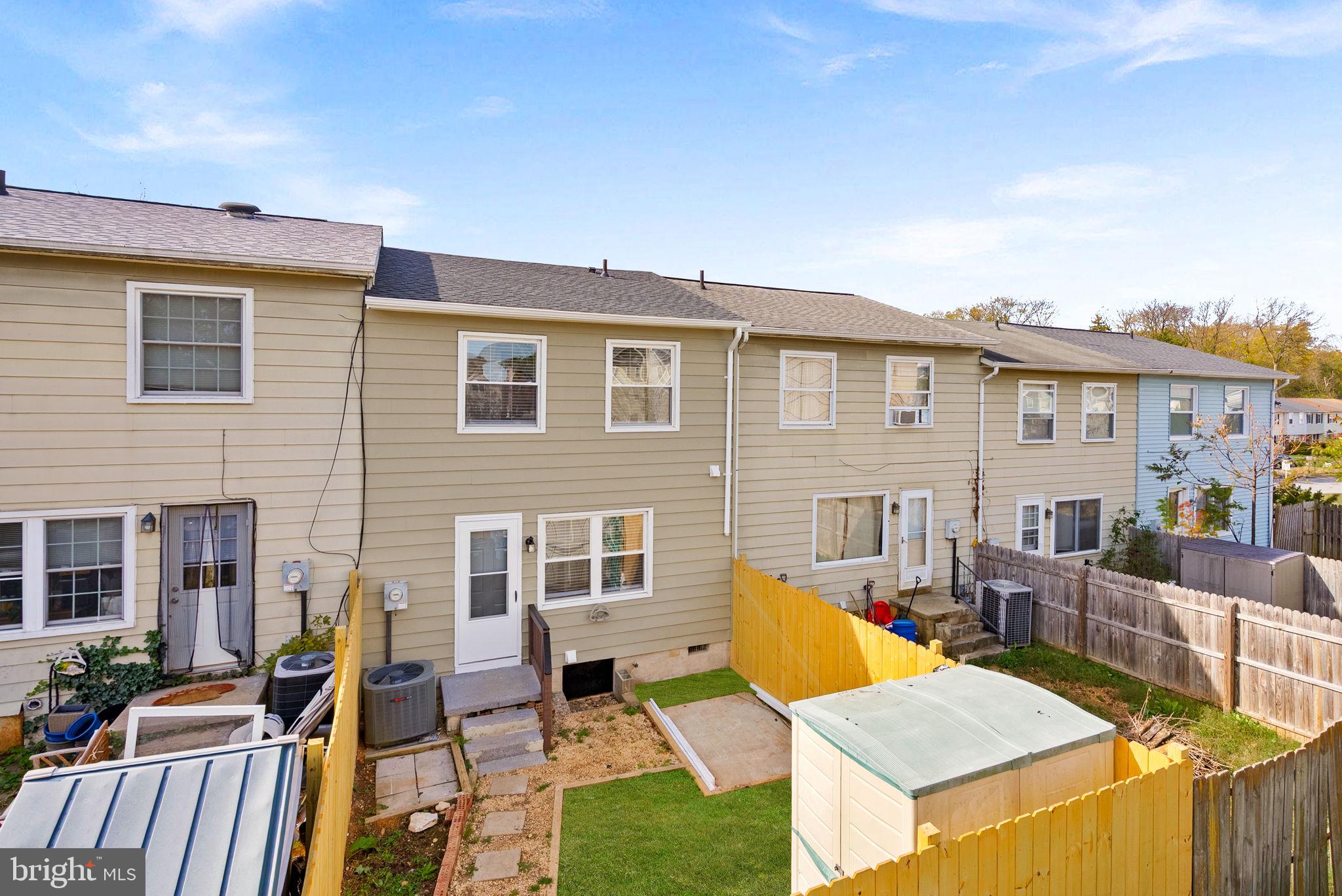 BATTLETOWN - Residential Lease