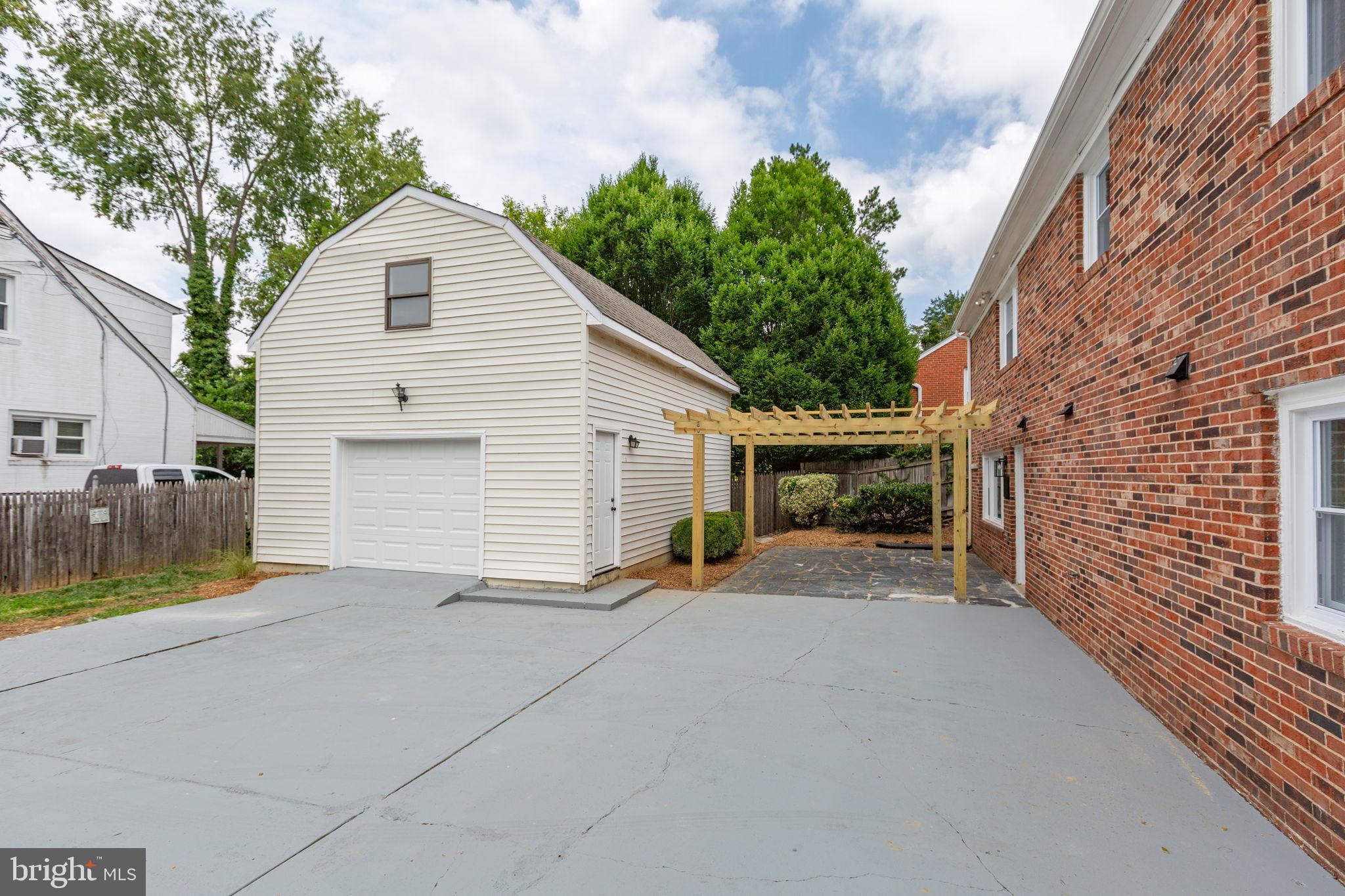 1329 BRENT STREET