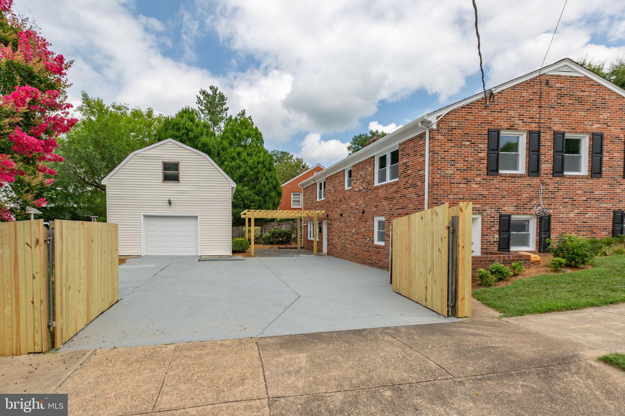 1329 BRENT STREET