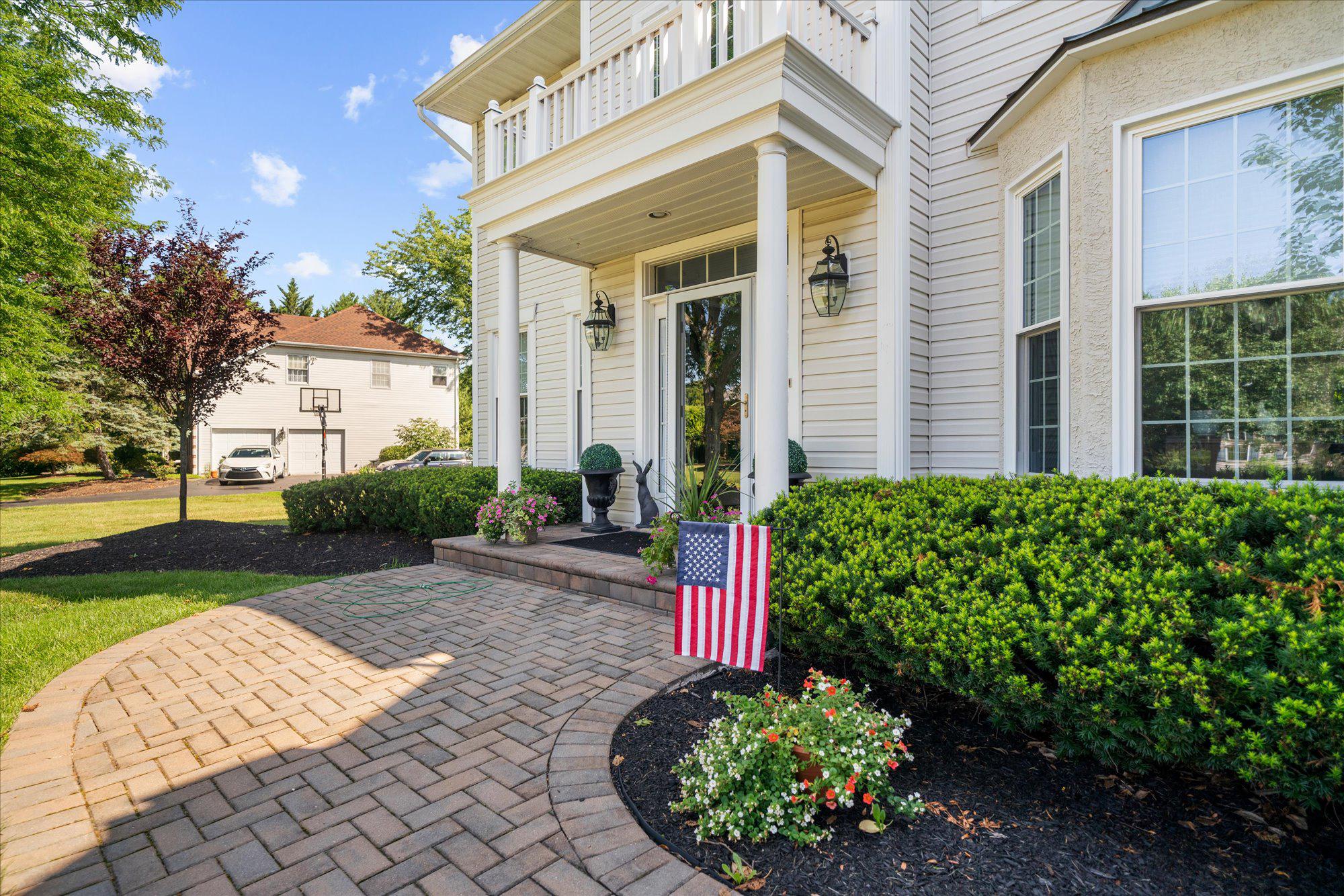 2028 FARMVIEW DRIVE