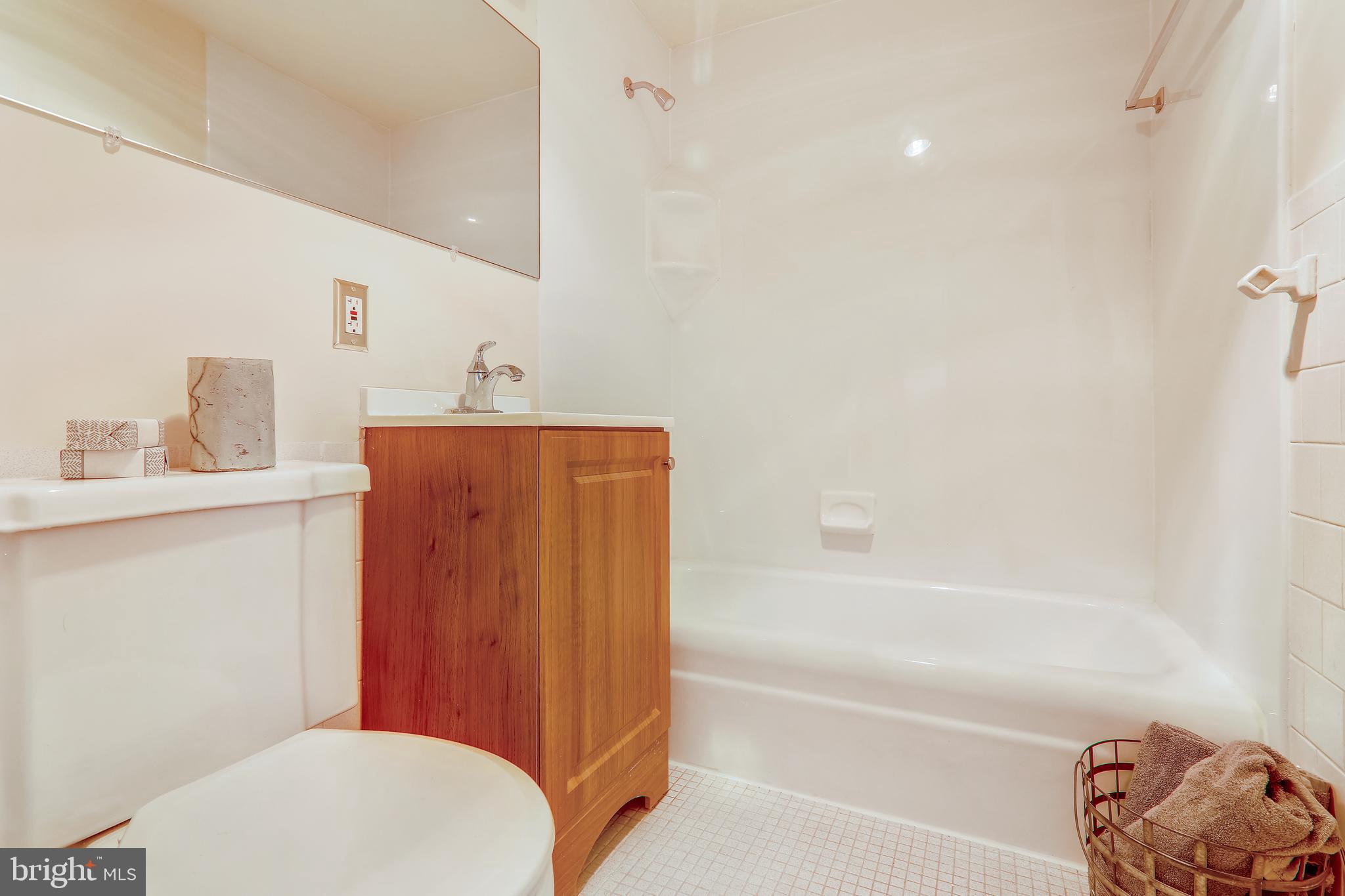 FORTY SIX HUNDRED - Residential