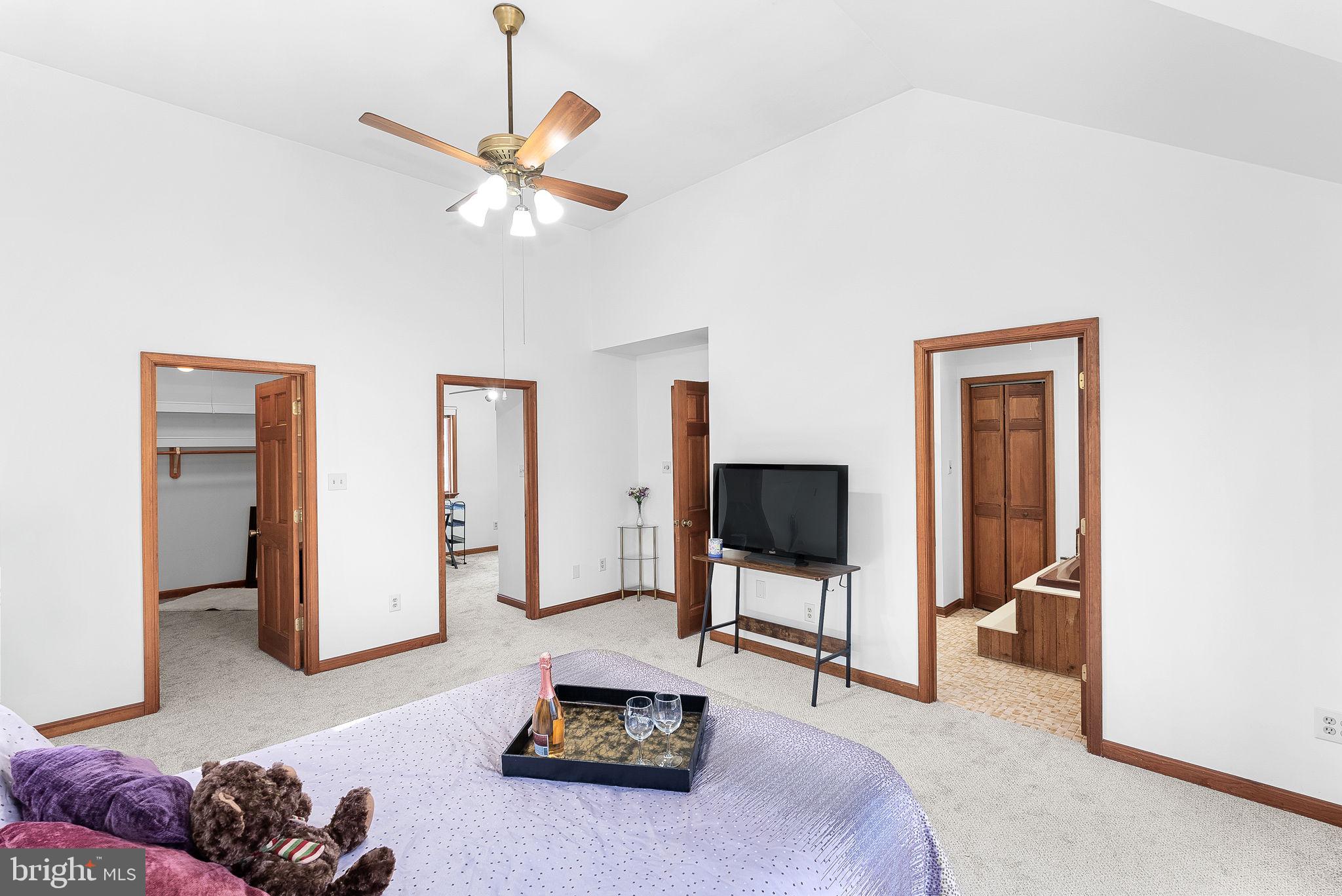 HUMMER WOODS ESTATES - Residential