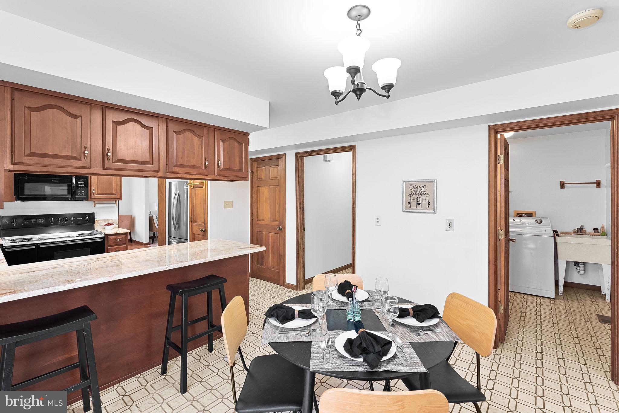 HUMMER WOODS ESTATES - Residential