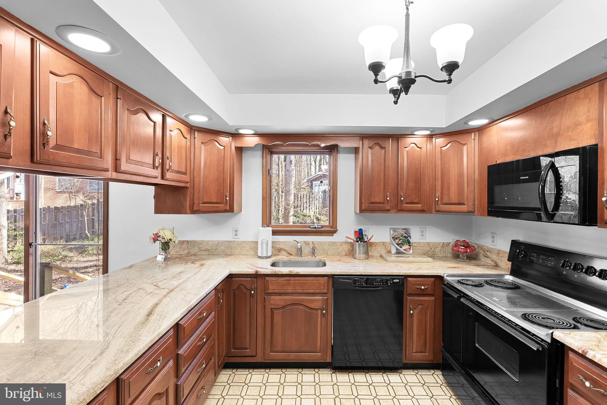 HUMMER WOODS ESTATES - Residential