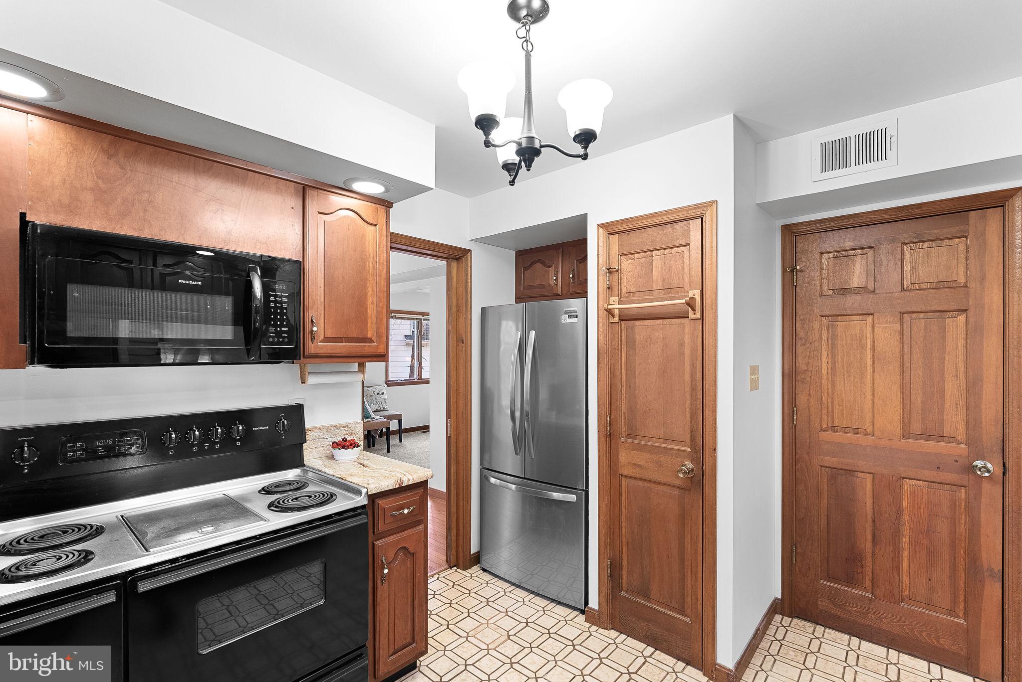 HUMMER WOODS ESTATES - Residential