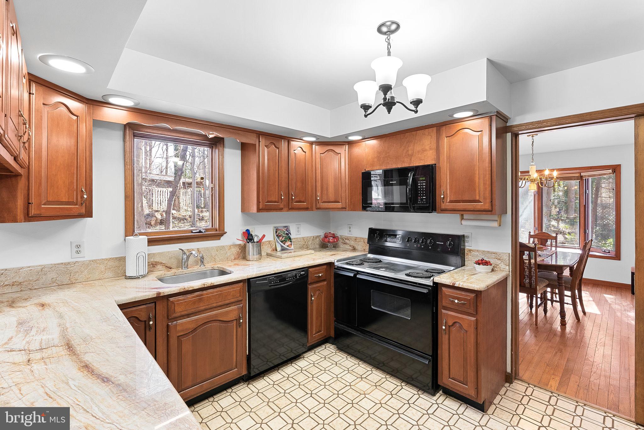 HUMMER WOODS ESTATES - Residential