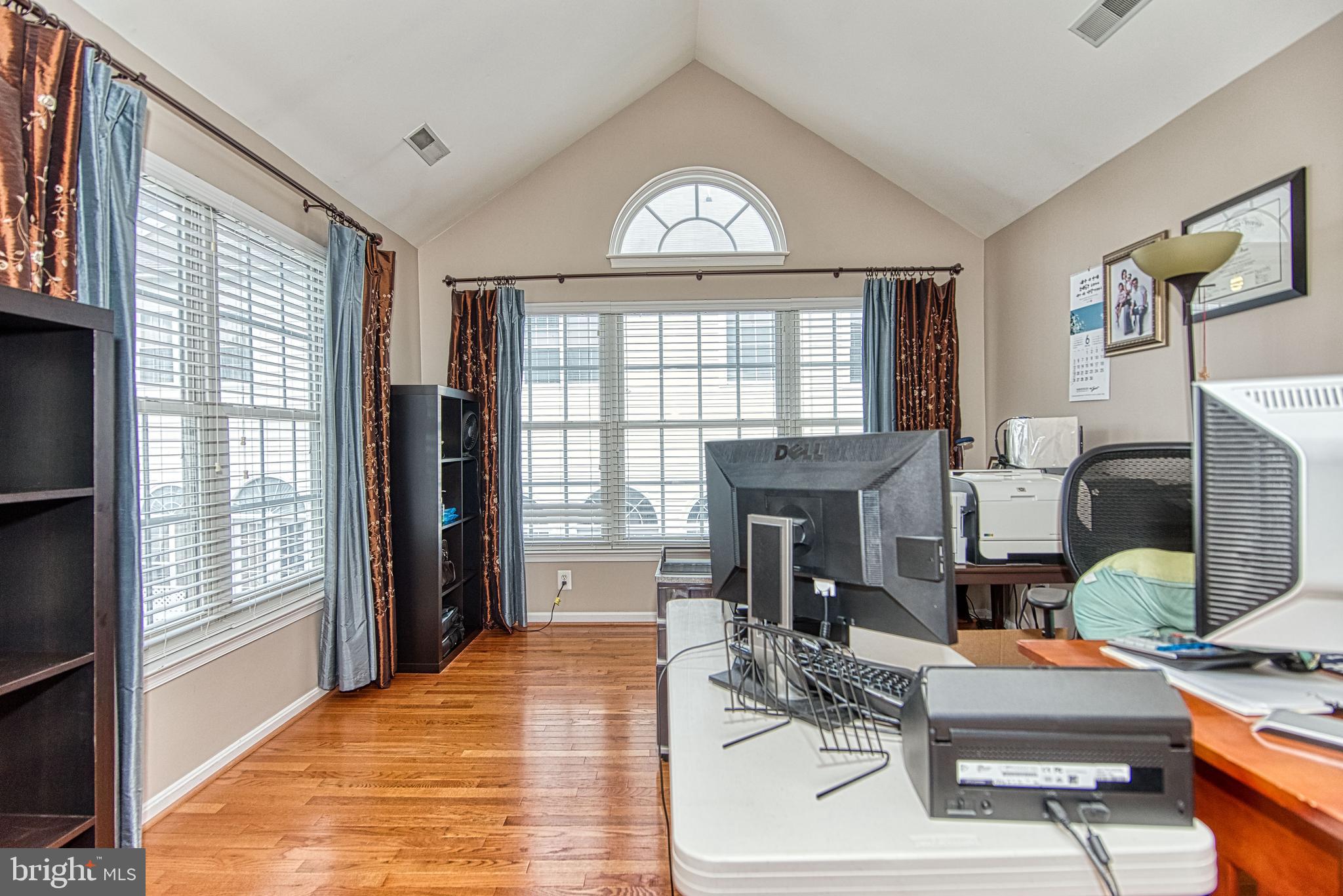 SOUTH RIDING - Residential