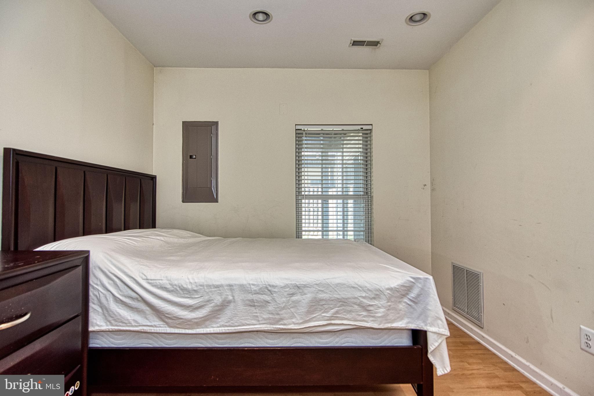 SOUTH RIDING - Residential