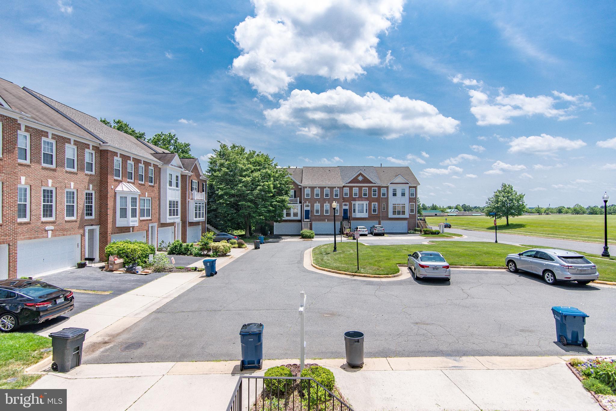 SOUTH RIDING - Residential