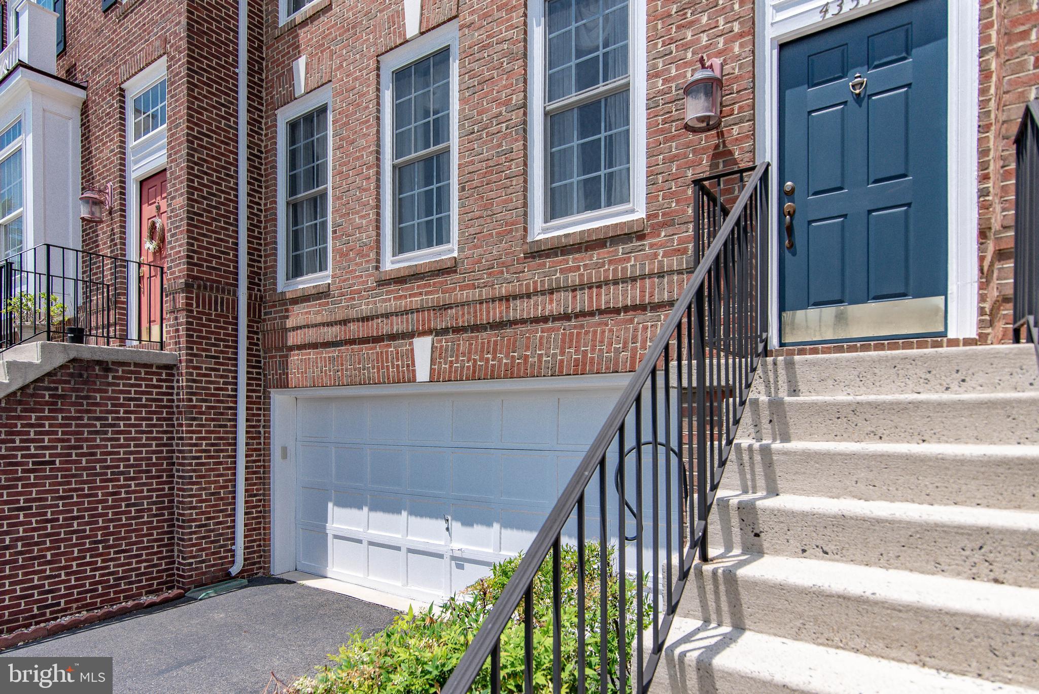 SOUTH RIDING - Residential